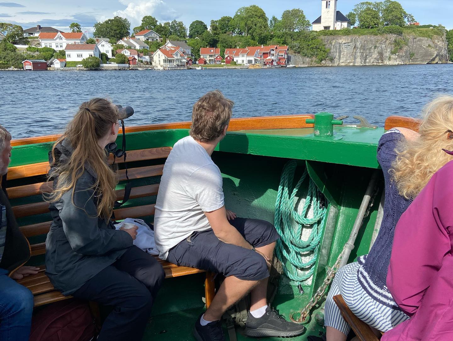 Guidet tur i Langesundsfjorden med Dikkon. ☀️
.
.
.
#geanorvegicageopark #unescoglobalgeopark
#geopark #kyst #coast #fjord #thoruim #langesund #porsgrunn #bamble #larvik #larvikitt #båttur #sjø #visitvestfoldogtelemark #visitgrenland #visittelemark