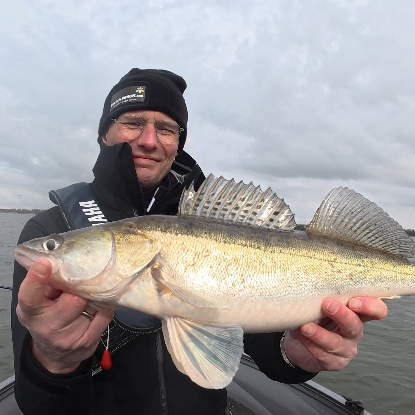 Nog voor de gesloten tijd achter de snoekbaarzen aan op het Hollands Diep? Ik heb alleen morgen en vrijdag nog beschikbaar. DM of WhatsApp me.
#yamahaprofishing #batterylabs #stcroixrods #spro #delalandepeche