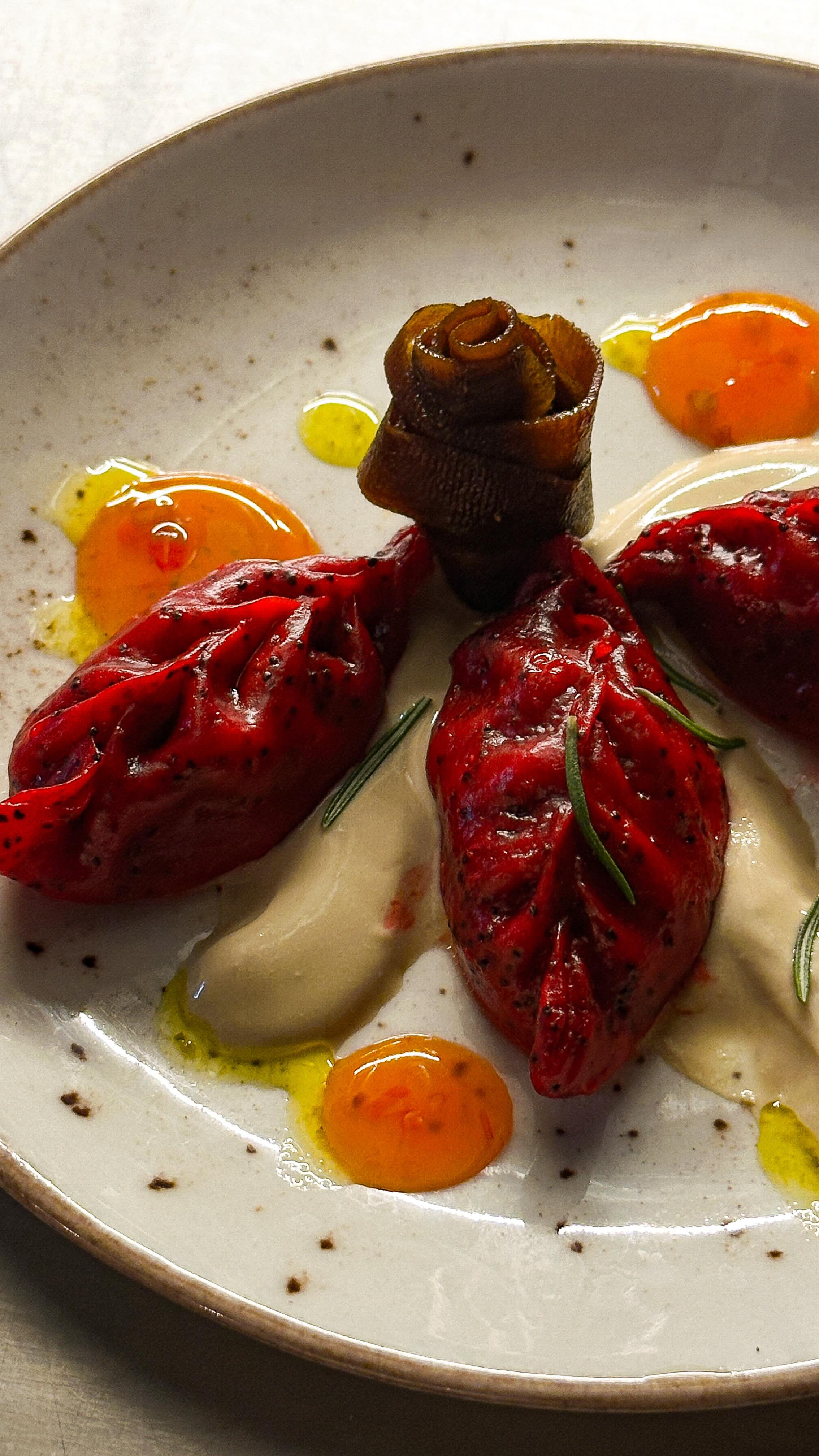 Feeding Your Soul at Cook Me Eat Me 💫
#chefstableistanbul
#istanbulgastronomy
#tastingmenu
#diningexperience
#istanbulyemek