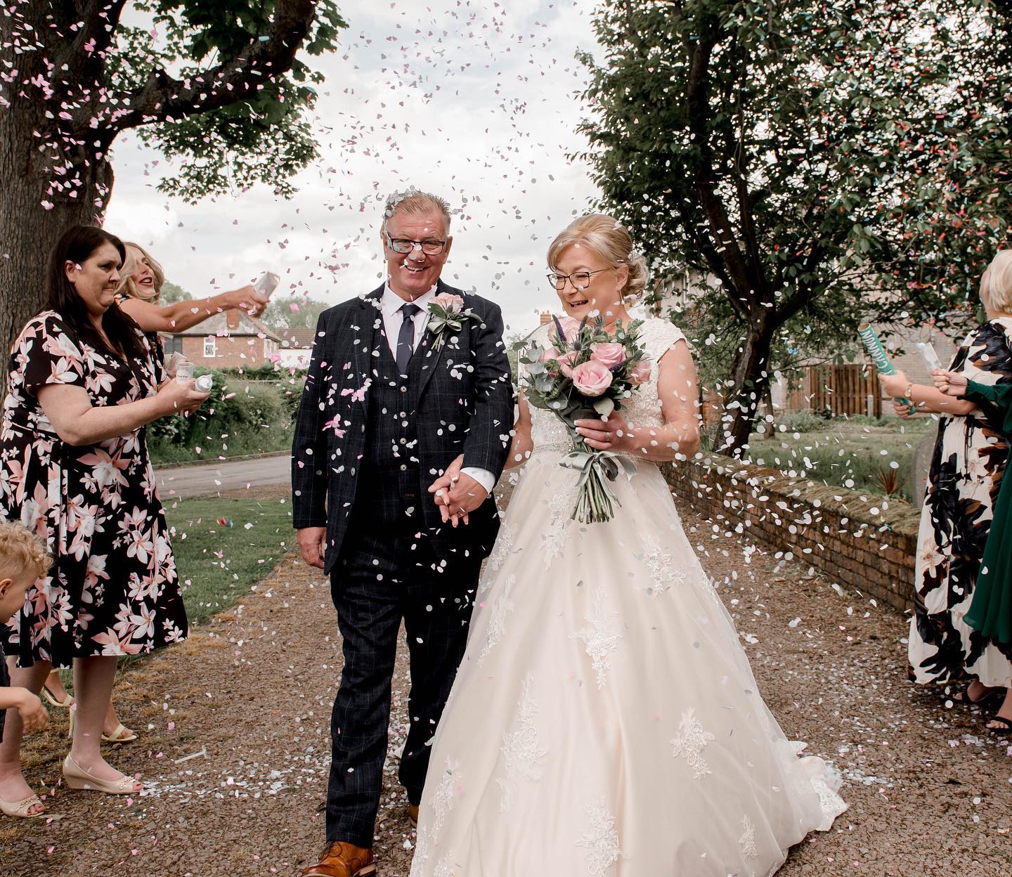 Some shots from Billy & Karen’s beautiful day 🤍
#bride #derbyshirephotographer #nottinghamshirephotographer #nikon #bridalmakeup #weddingphotographer #makeupartist #weddingplanner #nikonphotography #nikonlens #outfitphotography #weddingplanning p#bridalphotography #weddingphotos #weddingdress #weddingflowers #smallbusiness #smallbusinessowner #weddingsupplier #bouquet #weddingbouquet #bridebouquet #derbyshirewedding #doncasterwedding #doncasterweddingphotographer