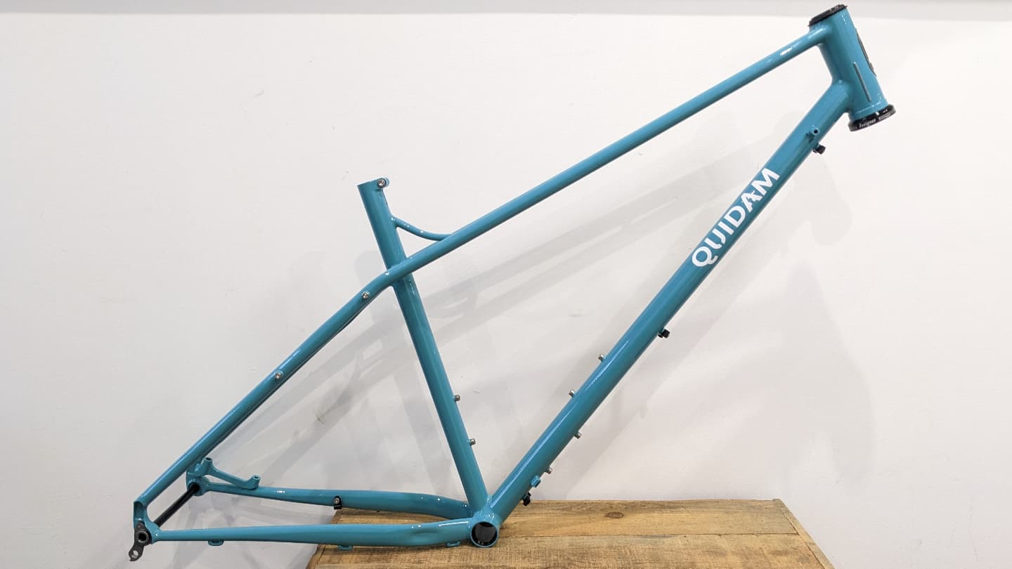 Cadre VTT prêt pour le montage !!
Au programme, du bikepacking et très prochainement ce vélo sera sur la French Divide
#artisanducycle
#framebuilding
#handmadebicycles
#bikepacking
#madeinlorient