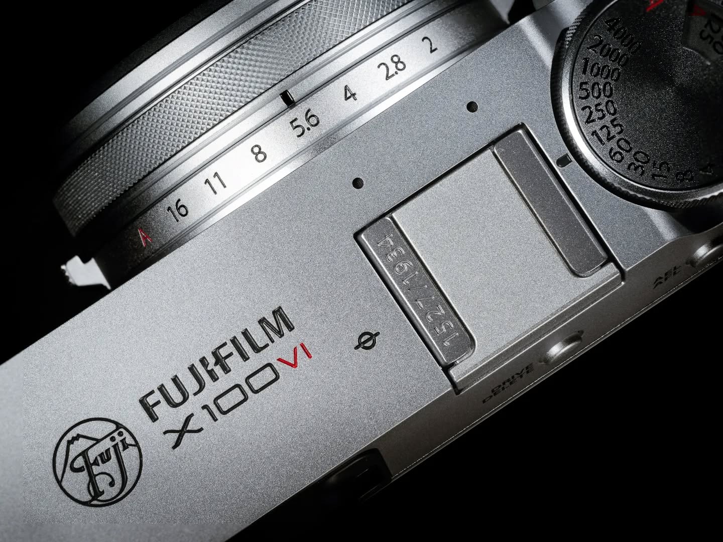 Next Generation Classic Camera Design
A goody design does not need major changes
..
..
..
..
..
#fujix100vi #limitededition #pic #fujifilmfeaturetime #fujifilmx100 #fujifilmx100vi #fujifilmx100series #bw_photooftheday #photooftheday #pics #instagood #picture #pictures #snapshot #art #beautiful #instagood #picoftheday #photooftheday #color #all_shots #exposure #composition #focus #capture #moment
#fujifilmde #fujigfx50s #zeiss100mmmacro #fujifilm_global