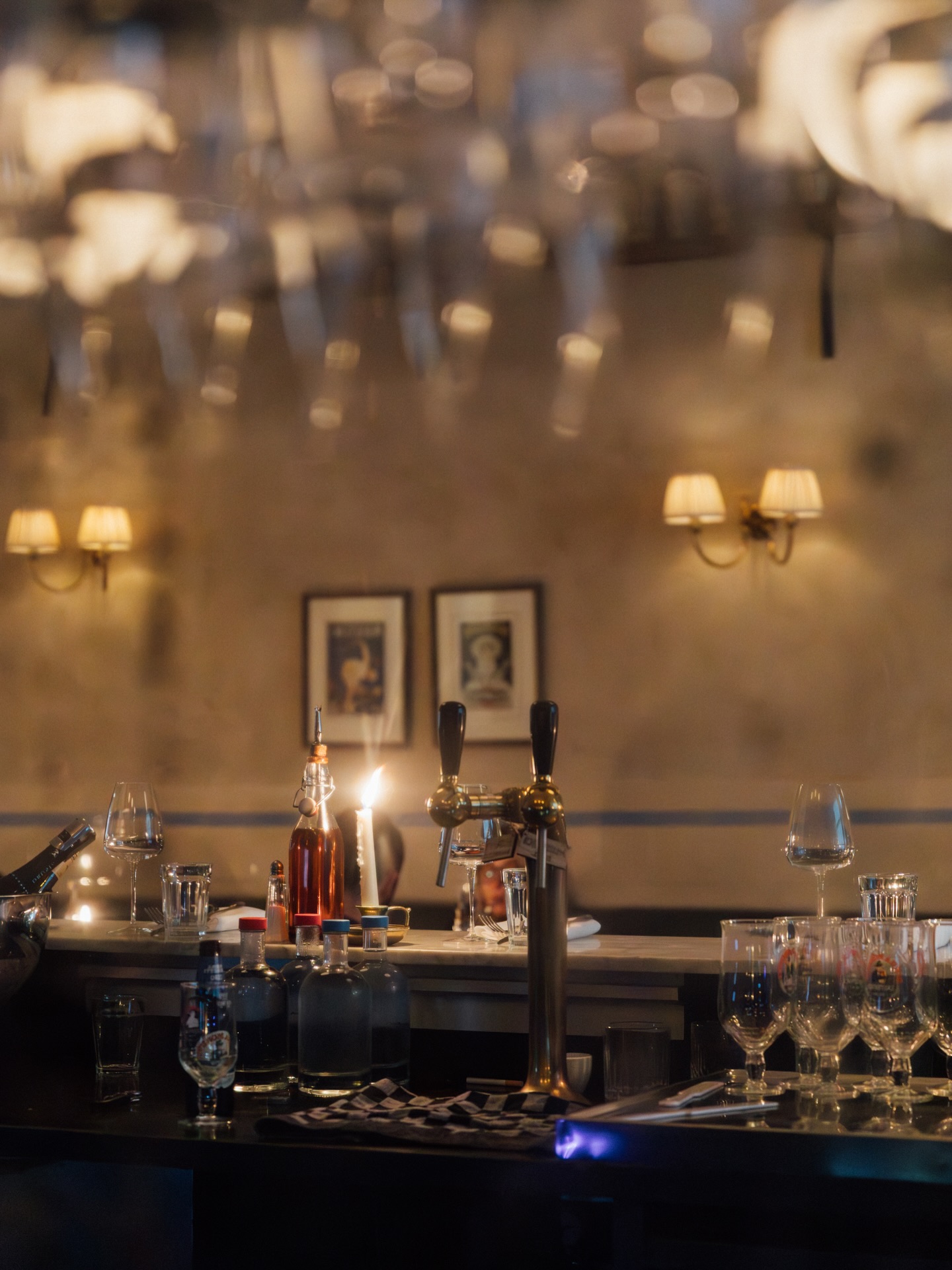 Before the guests arrive.
Glasses ready. Lights low.
Aspettando la sera
.
.
.
#linguinitrattoria #italianrestaurantamsterdam #foodieinamsterdam