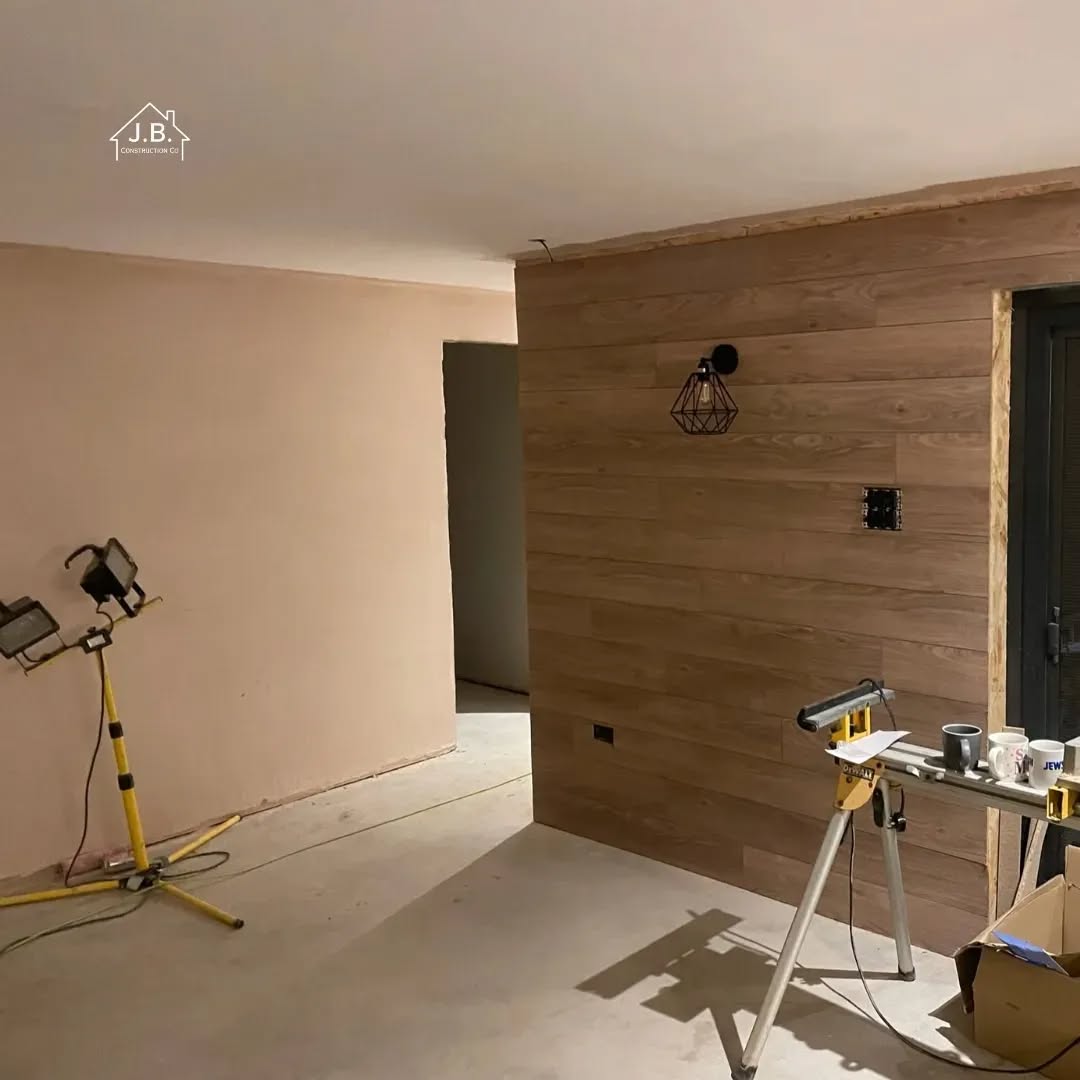 👷♂️ We’re halfway through one of our projects.
Can you believe this is an outbuilding! Unreal!
#JBConstructionCo
#LocalBuilder
#BuildWithPrecision
#HomeRenovation
#BuildingDreams
#Craftsmanship
#ConstructionLife
#LondonBuilders
#QualityConstruction
#BuildItRight
#Brentwood
#Essex
#London