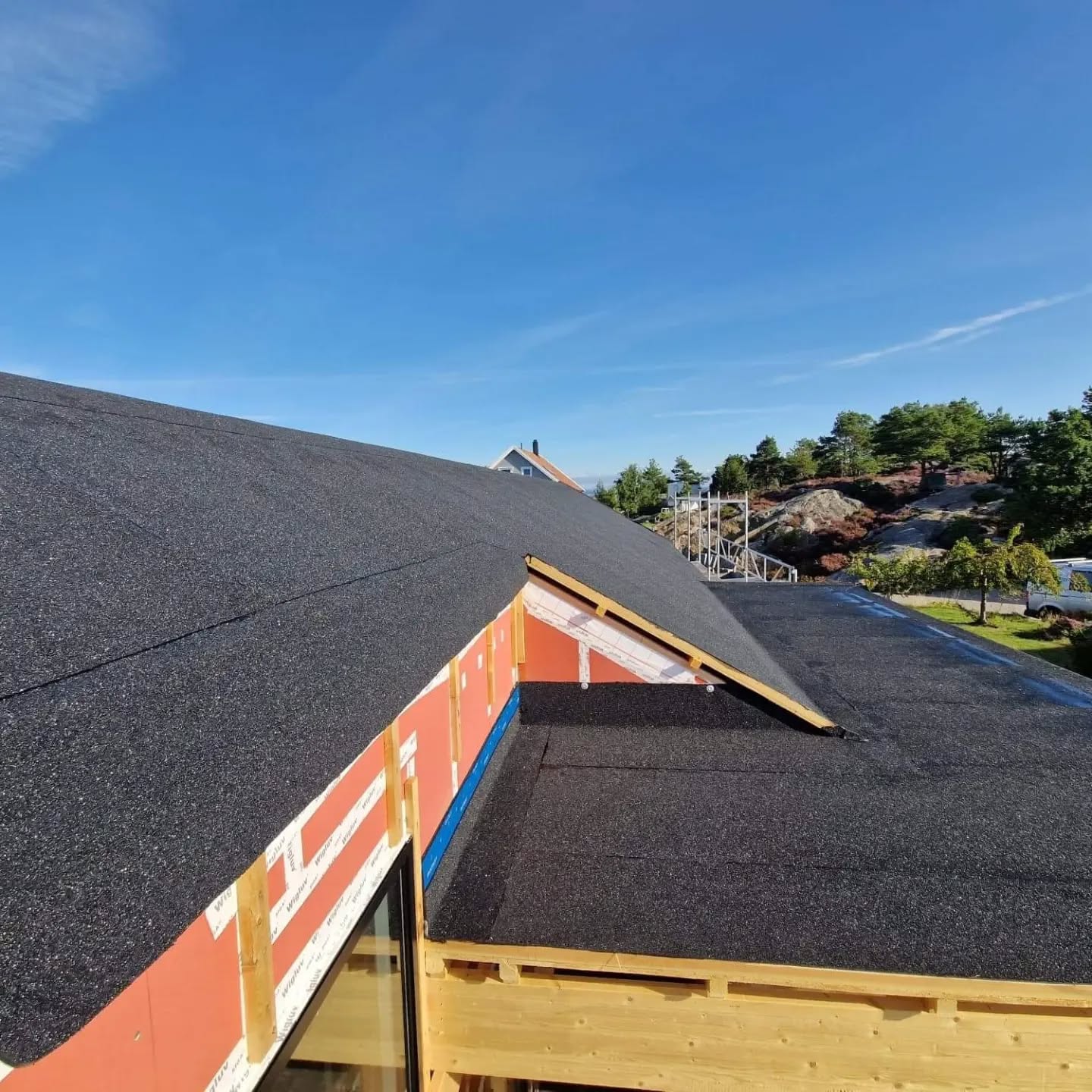 Høsten er kommet og vi nyter det. Fortsatt høyt trykk og vi liår det💪😎 God helg!