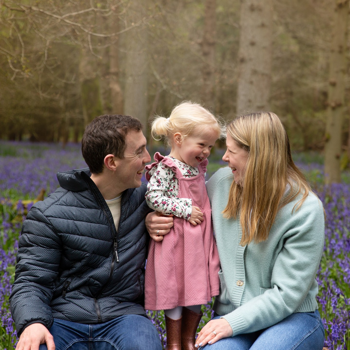 Started to share photos from my bluebell shoots and had a wonderful review from a family that I shot. I love my job and making memories for families and it makes me so happy when the family love their photos!
.
.
.
.
.
.
.
#sjrichardsonphotography #familyphotographer #bluebellfamilyshoot #woodlandphotoshoot #henleyfamilyphotographer #oxfordfamilyphotographer
