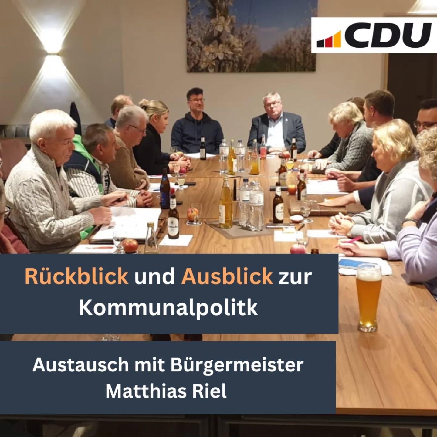 Vergangene Woche haben wir uns mit @matthias_riel zu den aktuellen Themen in der Gemeinde ausgetauscht und ein Zwischenfazit zu bisherigen Ergebnissen gezogen.
Wir blickten zurück auf den Beginn der Legislaturperiode, an dem wir ambitionierte 17 Zielvorgaben formulierten. Einiges konnte bereits umgesetzt werden. Wie die Umsetzung der anderen Punkte beschleunigt werden kann, diskutierten wir ausgiebig.
Matthias Riel betonte die finanziellen Herausforderungen durch zusätzliche Gesetze, insbesondere hinsichtlich der Ganztagsbetreuung und machte deutlich, dass mehr Unterstützung von Bund und Land notwendig ist.
Wir haben hervorgehoben, dass eine bessere Raumpflege notwendig ist. Hier setzen wir uns für mehr Mülleimer, Sitzgelegenheiten und eine regelmäßige Pflege der Grünanlagen ein.
Zusätzlich sehen wir noch deutliche Potenziale zur Stärkung des gesellschaftlichen Zusammenhalts durch Förderung von Sport und Ehrenamt in unserer Gemeinde.
#unseherzfürjork
#cdu
#kommunalpolitik