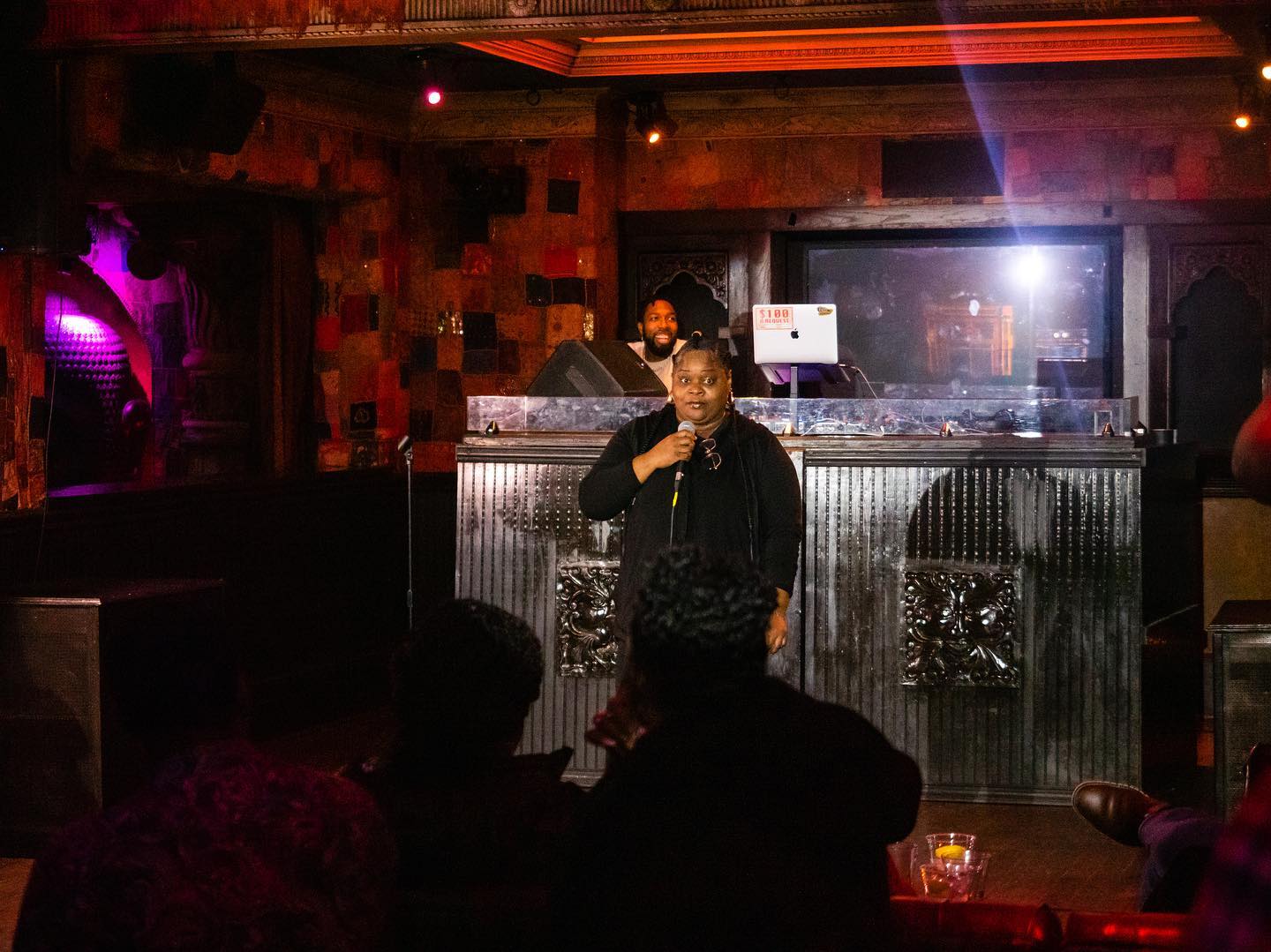 Comedienne @comedienneangeliawalker at #TheBPocShow
.
.
.
#Comedian #StandUp #StandUpComedy #StandUpShow #ComedyClub #Hilarious #Jokes #HouseOfBlues #Dallas #Comedienne