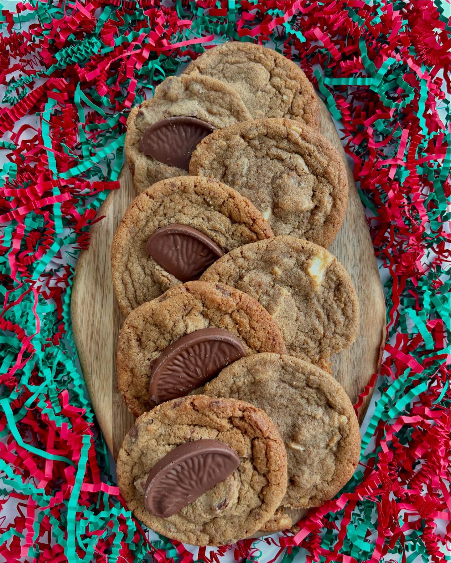 🎄 Last chance to WIN our festive Christmas cookie box!🎄
You have until tomorrow night to enter and be in with a chance of getting your hands on our delicious Christmas cookies, featuring:
✨ Ginger & White Chocolate (a festive favourite in the making!)
✨ Chocolate Orange (the ultimate holiday classic!)
Don’t miss out! Head over to our last reel for all the details on how to enter the competition.
Time is ticking—get your entries in before it’s too late! Who wouldn’t want a box of Christmas delight delivered straight to their door? 🍪🎁
Good luck! 🍀✨
#ChristmasCookies #CookieGiveaway #GingerAndWhiteChocolate #ChocolateOrangeCookies #festiveflavours #CookiedWithLove