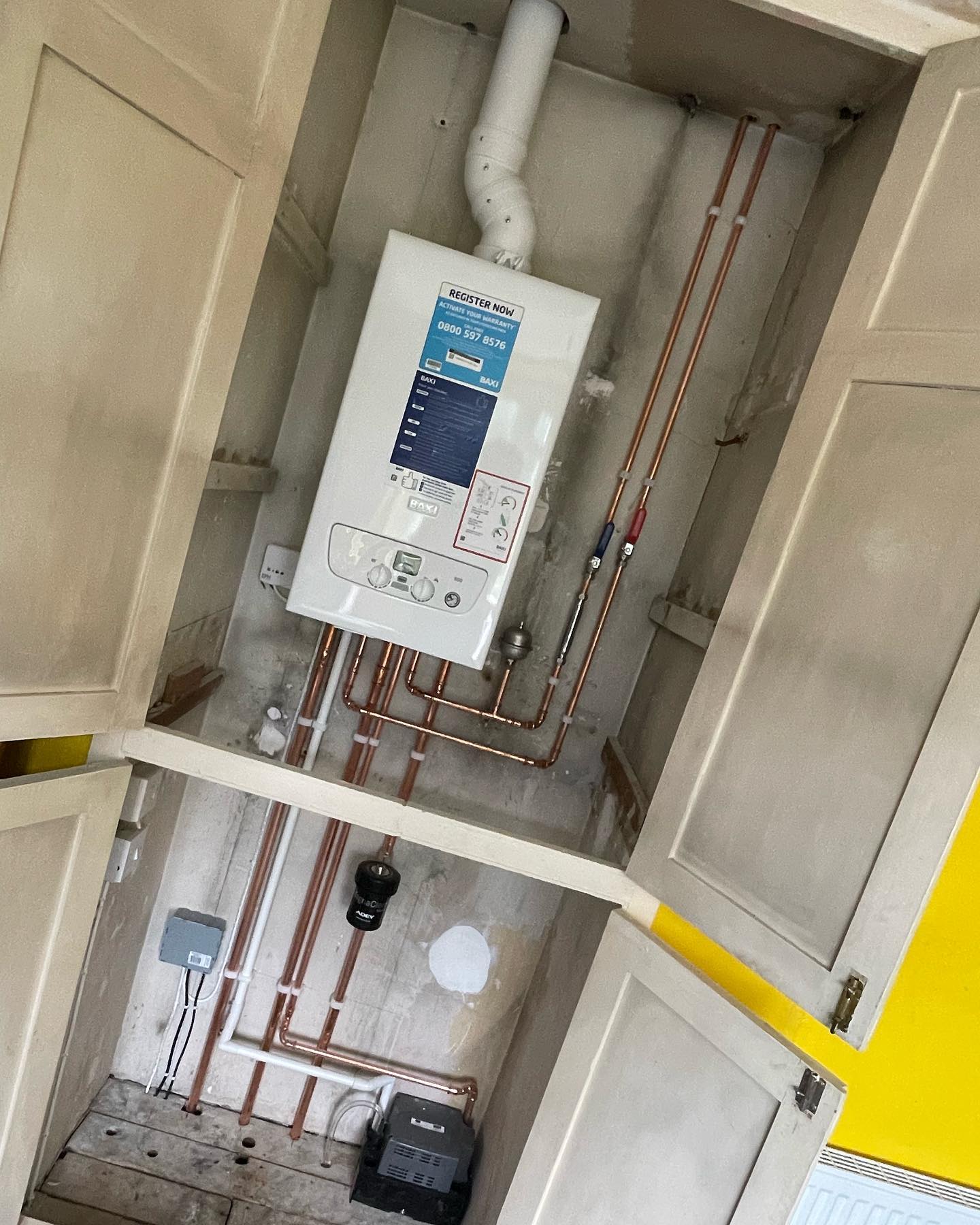 Back boiler out baxi in 🔥
.
.
.
.
@baxiboilers @eph_controls #baxi #baxiboilers #heating #heatingengineer #heatingsystem #heatingcontrols