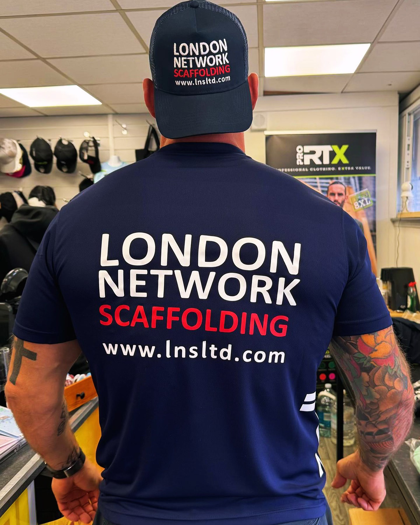 ๐ช๐ป Weโre supporting @lukeherdman by providing all of his boxing equipment for his 3rd heavyweight fight at Londonโs @theclaphamgrand on 21st July! ๐ฅ Tickets are still on sale, so grab them whilst you still can! @dkmplushboxing
#boxing #scaffolding #heavyweightboxing #londonnetworkscaffolding #londonnetworkscaffold #lnsltd #londonscaffolding #scaffold #construction #claphamgrand #dkmplushboxing #lukeherdman #grandfightnight