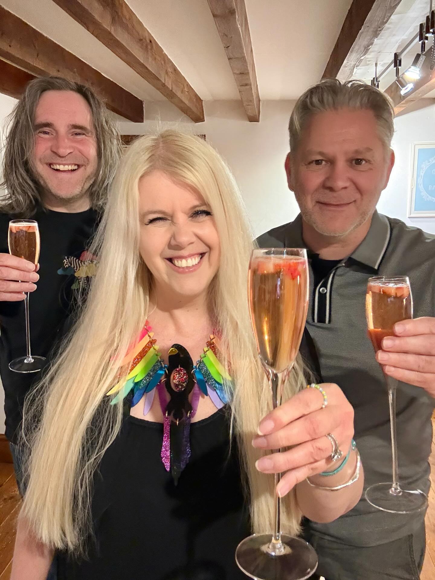 Friends since way, way before camera phones! 😂 (scroll through to see!!)
It’s been decades of friendship and last night was another lush evening with @carl.griffin.9250 cooking up a gorgeous dinner, chatting, gin-ing, fizzy wine-ing & 80s music-ing! 😂❤️✨🎉
Nothing really beats the time you fell asleep in the dog bed with Petal though, Carl 😂😍 x ✨🎉
#friendship #aboutlastnight #saturdaymood #weekendfun #birthdayweek