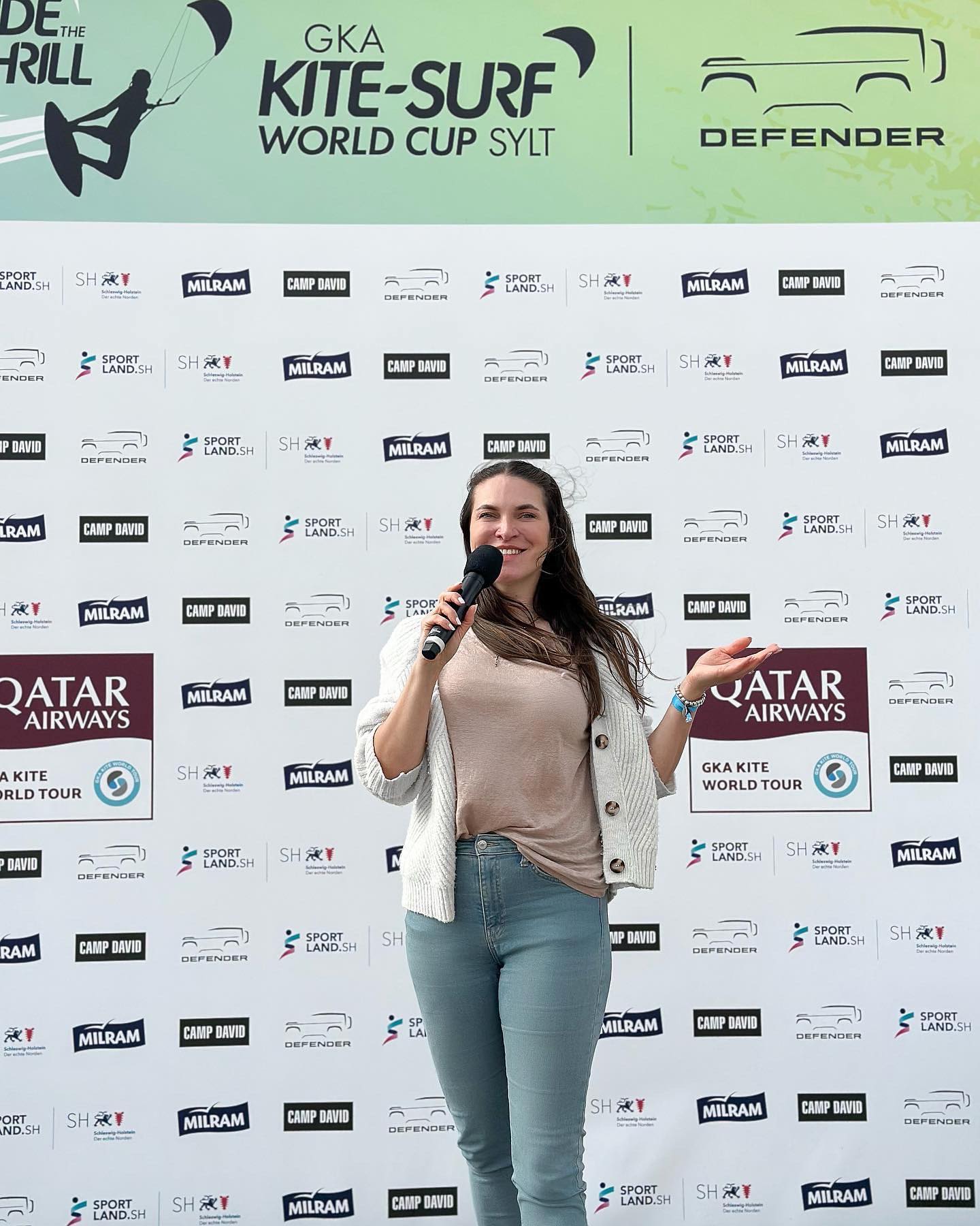 Der GKA Kite-Surf World Cup Sylt 🌊 Es war wirklich eine unglaubliche Erfahrung und ich bin sehr happy dabei gewesen zu sein. Jeden Tag mit dem Blick aufs Meer in der Sonne stehend zu arbeiten war wirklich unglaublich, könnte ich mich dran gewöhnen 😁. #gkakiteworldtour #sylt #moderatorin #lovemyjob