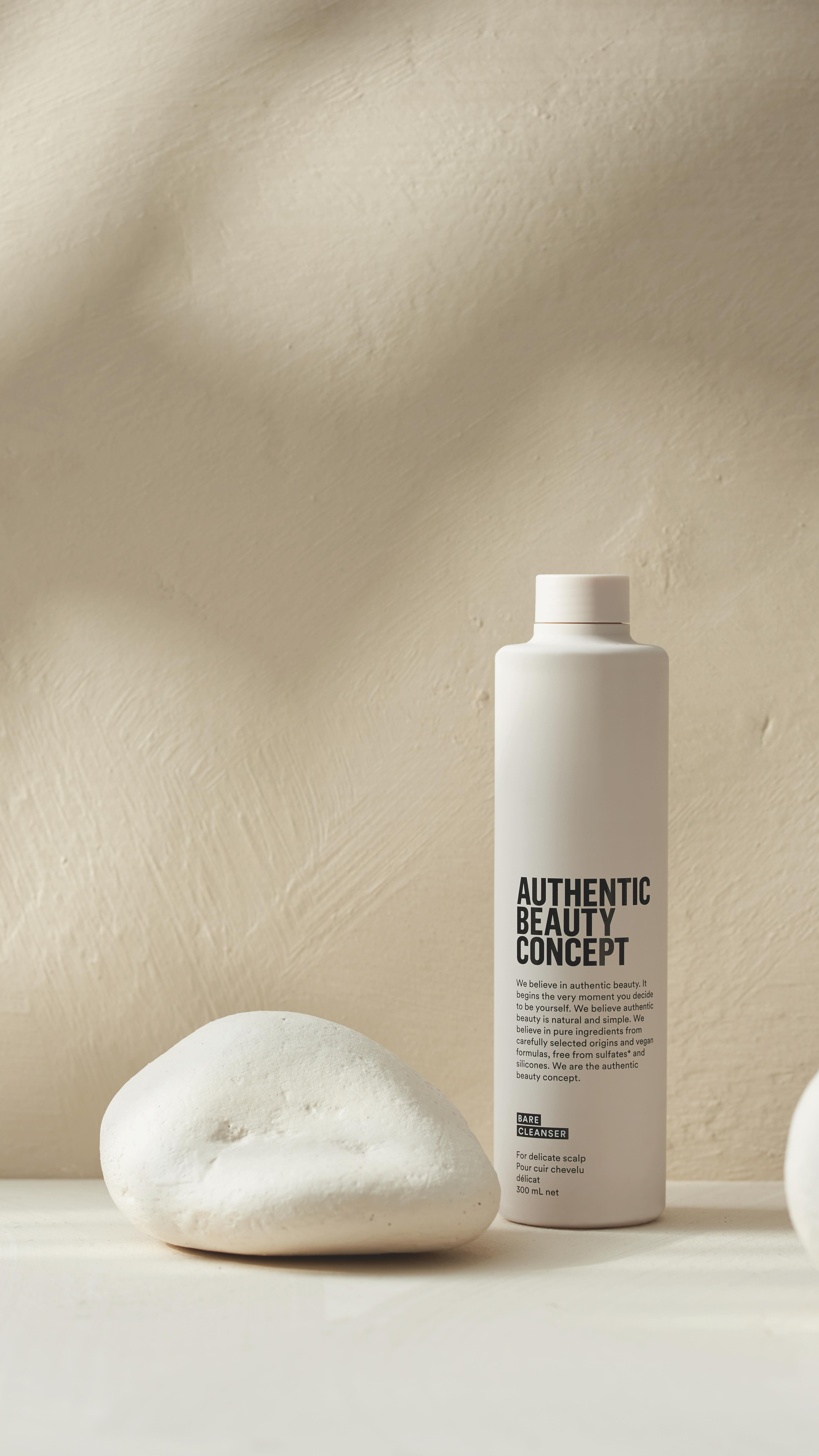 Vrijdag Tip voor gezond haar!
Maak kennis met Bare Cleanser de shampoo die je haar écht laat stralen:
-Reinigt je haar en hoofdhuid grondig, maar zacht
-Verwijdert productresten en vuil van de week
-Laat je haar glanzend, luchtig en gezond achter
Tip: Masseer een kleine hoeveelheid in op een natte hoofdhuid en spoel goed uit voor een frisse, zachte touch.
📲 Shop nu en start je weekend met stralend haar!
#salonpalmav #palmav #HairCare #BareCleanser #HealthyHair