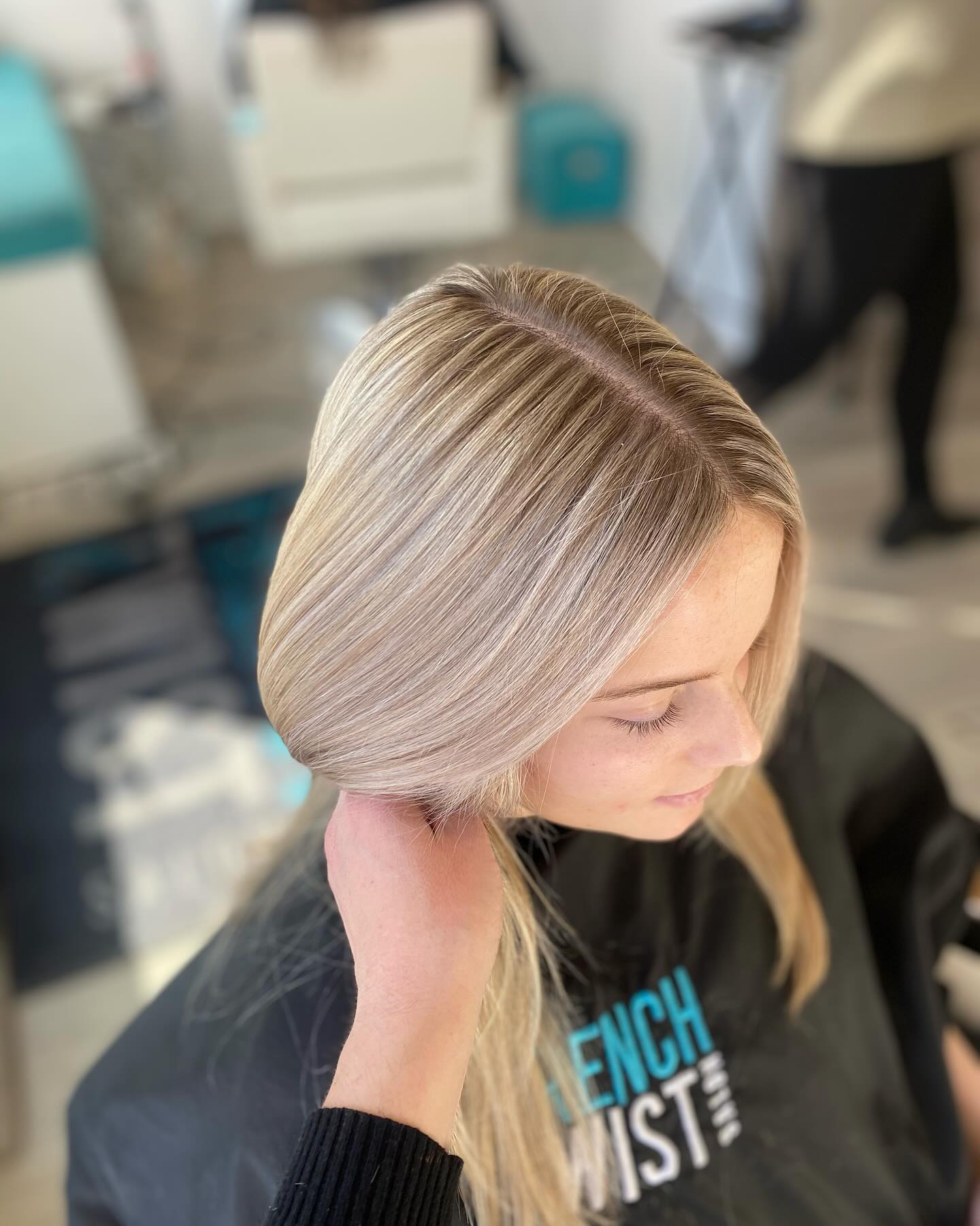 With skill and the right tools, we bring your hair dreams to life. Let’s create something amazing together! 💇♀️💖
•
•
#ExpertStylists #CreativeSalon #HairGoals #NoAverageSalon #SkillsOnPoint #HairArtistry #frenchtwist #newburyportma
