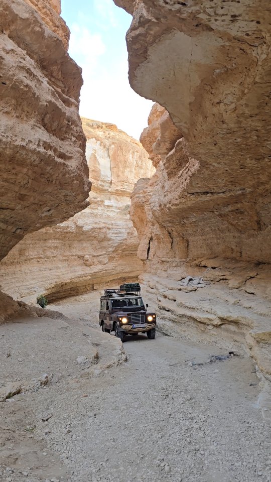 Von #tozeur über ein paar geniale Orte Richtung Norden...
Salzseen, Star Wars-Drehorte und Canyons!
Geiler Tag mit wenig Pannen.
#funrally #sahara #landroverserie #offroad