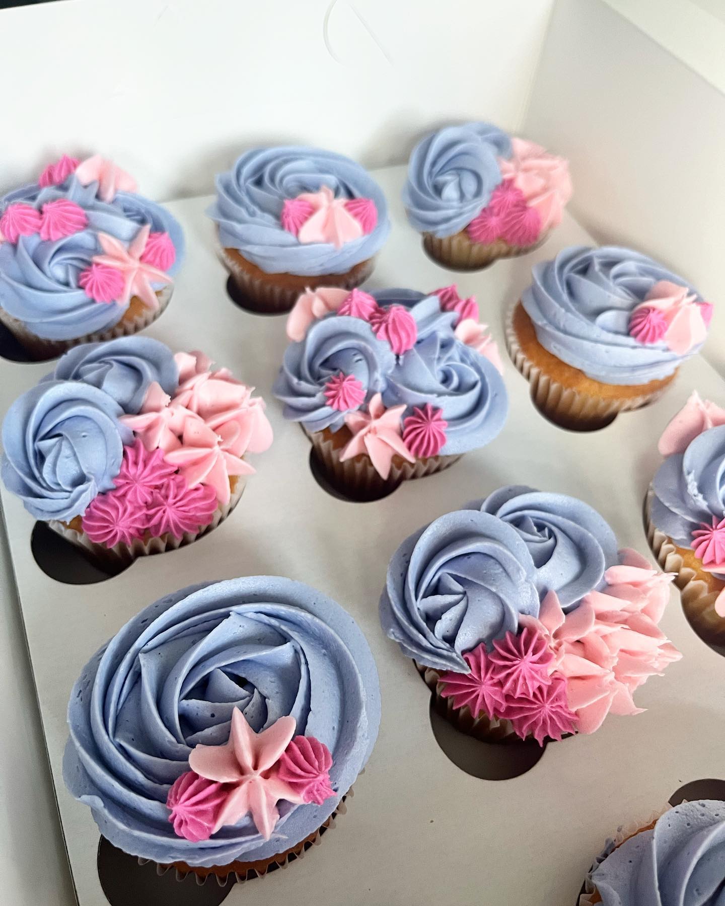 We never get tired of making swirl cupcakes 🧁