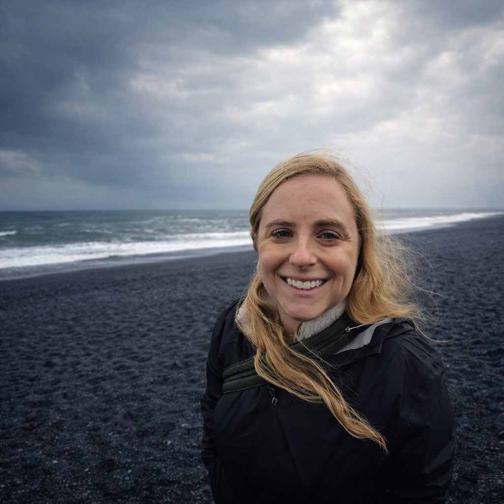 Take me back to the black sand beaches of Iceland 😩😩.