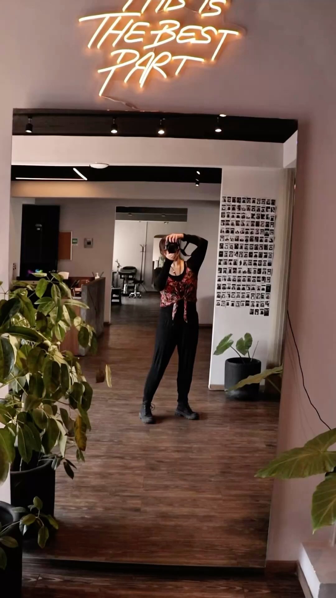 Hice este tattoo en mi pasada visita a @nomadttt
Ojo! Tengo espacios disponibles del 6-11 de Abril de nuevo para CDMX 🤍✨
Mándame un mensaje a WA 📲 para cotizar 🫰🏻
#cdmxtattoo #tatuajeciudaddemexico #tatuajesfinos #lineafina #finelinetattoos tatuadoramexicana