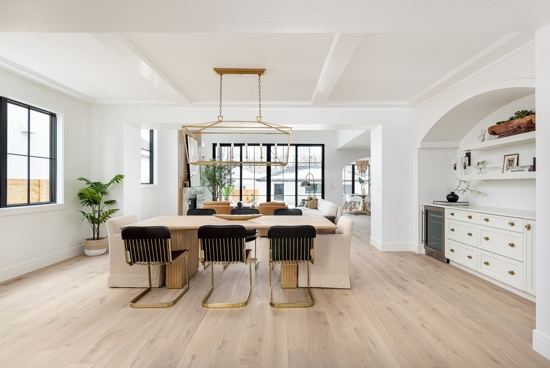 🍁 Happy Thanksgiving from Everyday Lovely! 🍁
We’re grateful for the spaces that bring us together, like this beautiful dining room styled for the season. With a transitional feel, this space combines timeless elegance with cozy, modern touches. The exposed brick wall entry welcomes guests, while the built-in bar is ready to serve as a buffet station, making it the perfect setup for a Thanksgiving feast. Pops of warm colors bring life to the room, adding a festive feel and capturing the joy of the season. Here’s to a day of warmth, good food, and shared moments with loved ones! 🧡
Interior Design: @everydaylovelydesign
Project: Clayton
Builder: @smithandmeade
Photographer: @natepolta
Stager: @staged5280
#Thanksgiving #EverydayLovely #Grateful #HolidayHosting #DiningRoomDesign