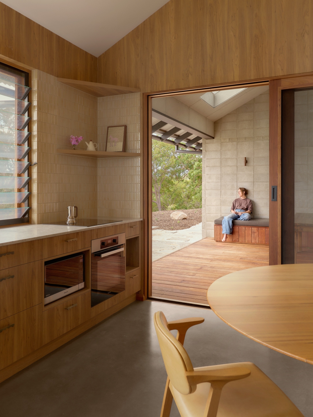 We build homes that blend relaxed style, practical design, and enduring quality. All inspired by the South West.
Built local, built right, for the way you live.
🏠 WWB Build
———
Contact us
M: 0438 209 088
E: Jarrod@hphomes.com.au
📸 @jack.lovel
#honeypothomes #margaretriverbuilder #southwestbuilder #margaretriver #westernaustralia