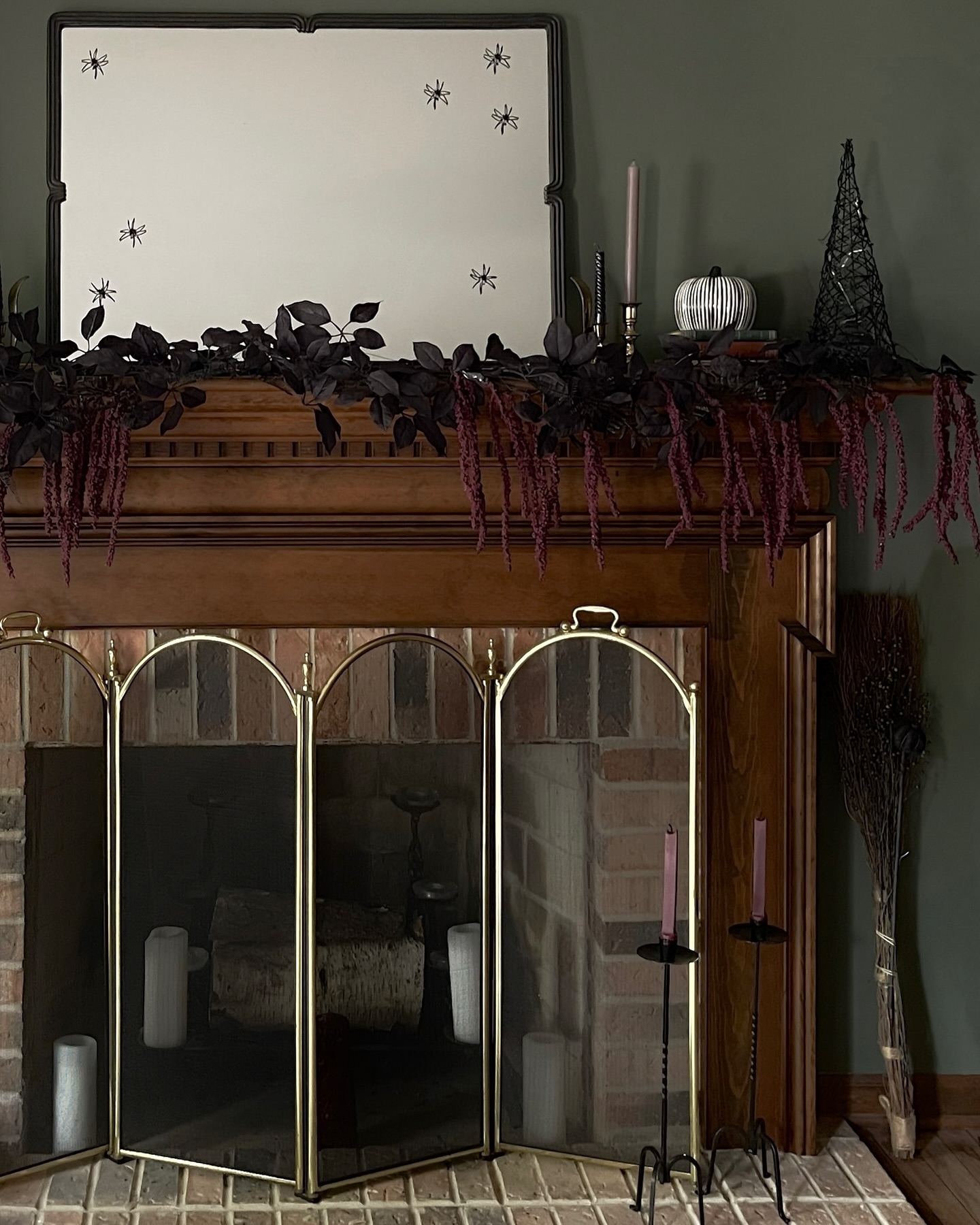 Spooky season ready. 🕷️