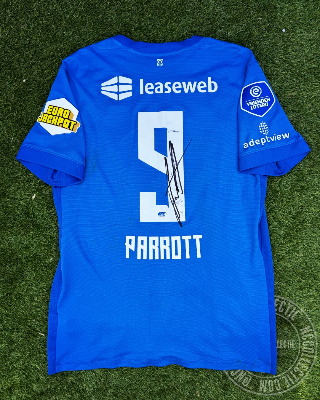 9 on the back, eyes on goal ⚽️ 🎯
Worn by Troy Parrott in Eindhoven against PSV.
🇮🇪 • Troy Parrott
⚔️ • PSV Eindhoven vs AZ Alkmaar
📅 • March 7, 2026
🏟️ • Stadium: Philips Stadion
#Parrott #AZAlkmaar #MatchWorn #FootballCulture #ireland