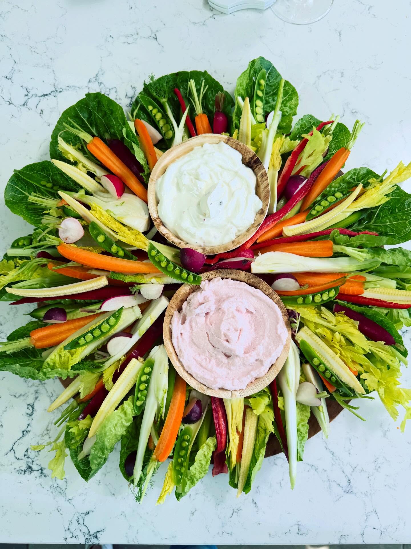 Organic vegetables, the jewels of the earth. Healthy grazing and sharing. These vegetables help eye health, skin, hair, nails, and your gut, but also they taste fresh, delicious and perfectly pair with summer vibes #sharingiscaring❤️ #grazingtablesandcheeseboards #crudités