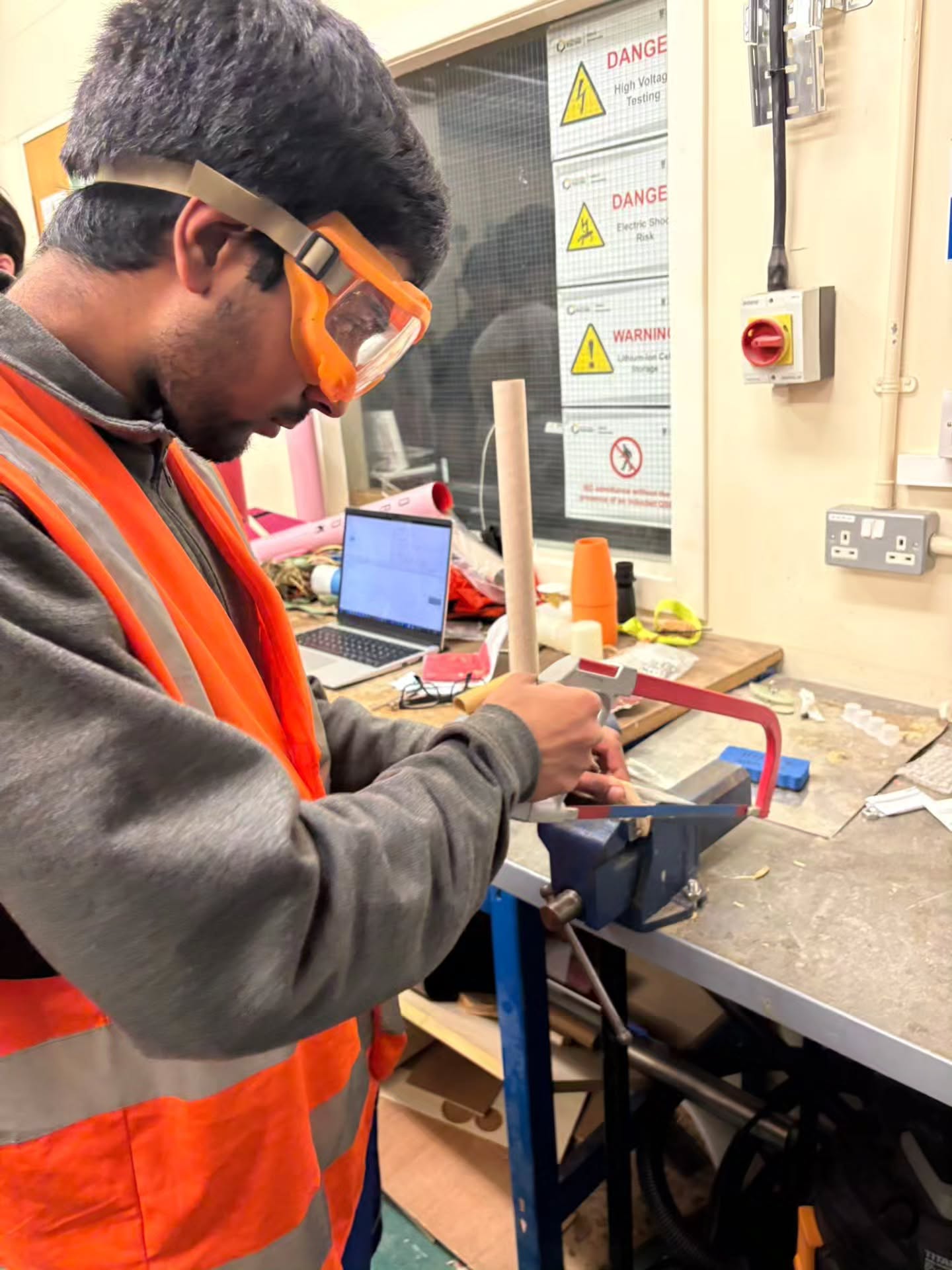Behind the scenes pictures of our START build day... 👀
The society's junior engineers were hard at work in the Hammermen Lab constructing the rockets they have put so much work into. Each group has independently designed their own rocket and this build day marks the first of many! Slide to see them hard at work! 🚀
#ThinkGoBeyond #STEM #rocketry