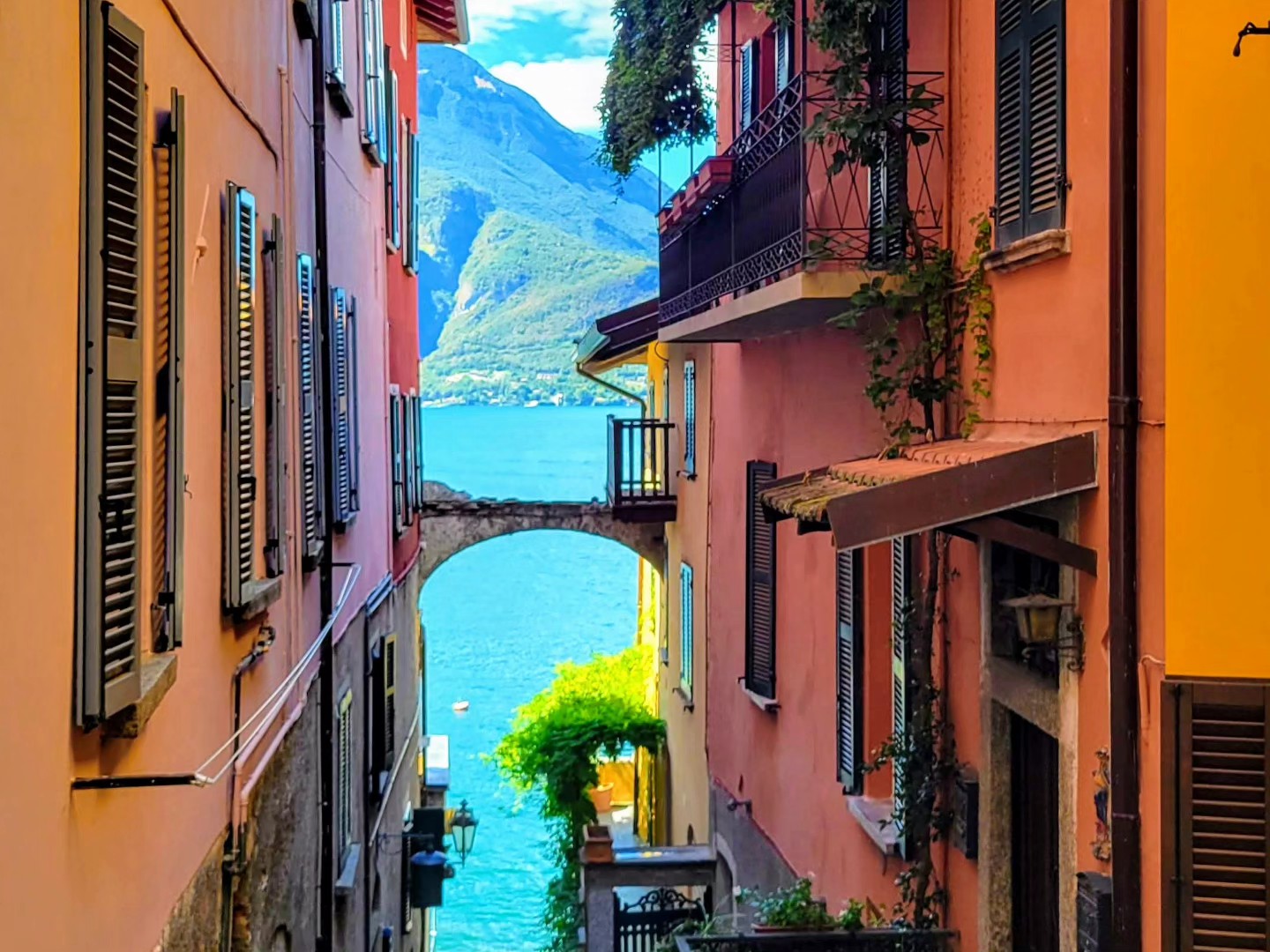 Beautiful hiking? โ
Amazing food? โ
Tons of history? โ
Check out our latest itinerary for an epic 10 day adventure through Switzerland and Italy! From the beautiful Alps to the waters of Lake Como, this itinerary has something for everyone. Link in bio ๐
.
.
.
.
.
#travel #twogirlsgetaway#travelblogger #travelphotography#travelholic #gltlove #glt #dametraveler #girlswhotravel #sheisnotlost #travelgirl #travelfeature #switzerland #italy #lakecomo #alps #iamtb #wearetravelgirls #wonderful_places #huntgram