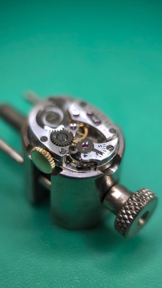 A Lady Elgin grade 619 from 1942 in for service. These tiny ladies calibers present a fun challenge when they come in simply due to their size. Have to be careful with the coffee intake when working on them!
#elgin #watchrepair #watchmaking #watchmaker #horology