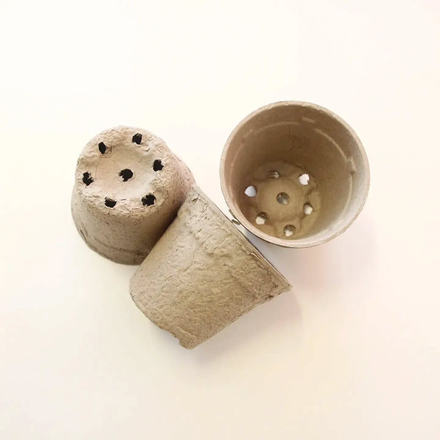 Material Bank Series- We have loads of these little papermache flower pots that we collected from the IPKW terrain as they had no use for them anymore.
One can use them as is or break them down in different shapes or forms for artisitic activities.
Check out how @schepersvera is ideating with it in the last image ---->