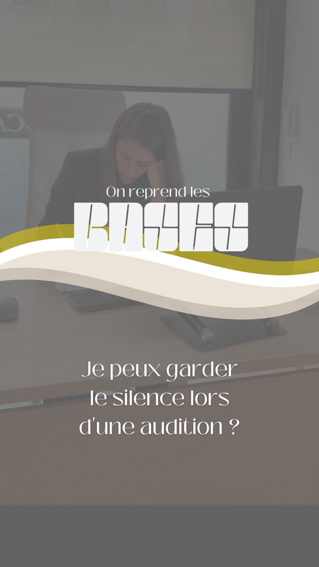 Lors d’une audition, la plupart des gens parlent trop.
Parfois par peur ou aussi parce qu’ils pensent que se taire, c’est s’accuser.
Et bien c’est faux.
En Belgique, le silence est un droit, pas une stratégie de coupable. C’est une protection légale fondamentale, garantie dès la première minute de votre audition.
Et avant de répondre à la moindre question, le droit belge vous garantit d’être assisté d’un avocat même sans en avoir demandé un spécifique (assistance Salduz). Ne négligez jamais ce rempart !
Sachez qu’une seule phrase mal formulée sous pression peut changer radicalement le cours d’une procédure pénale. C’est souvent là que tout se joue.
Vous faites face à une situation similaire ? Vous vous reconnaissez dans cette situation? Contactez le cabinet.
#droitausilence #avocatpenaliste #droitbelge #auditionpolice #VTAVOCATS