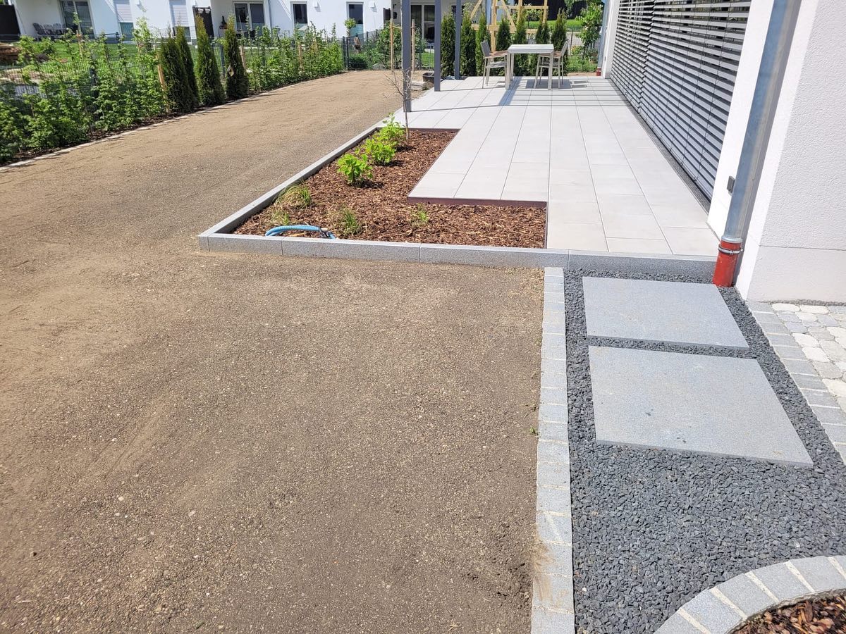 Bald grünt es auch in diesem Garten 🪴
#galabau #gartengestaltung #garten #gartenbau #rasen #rasenpflege #eswirdgrün #frühling