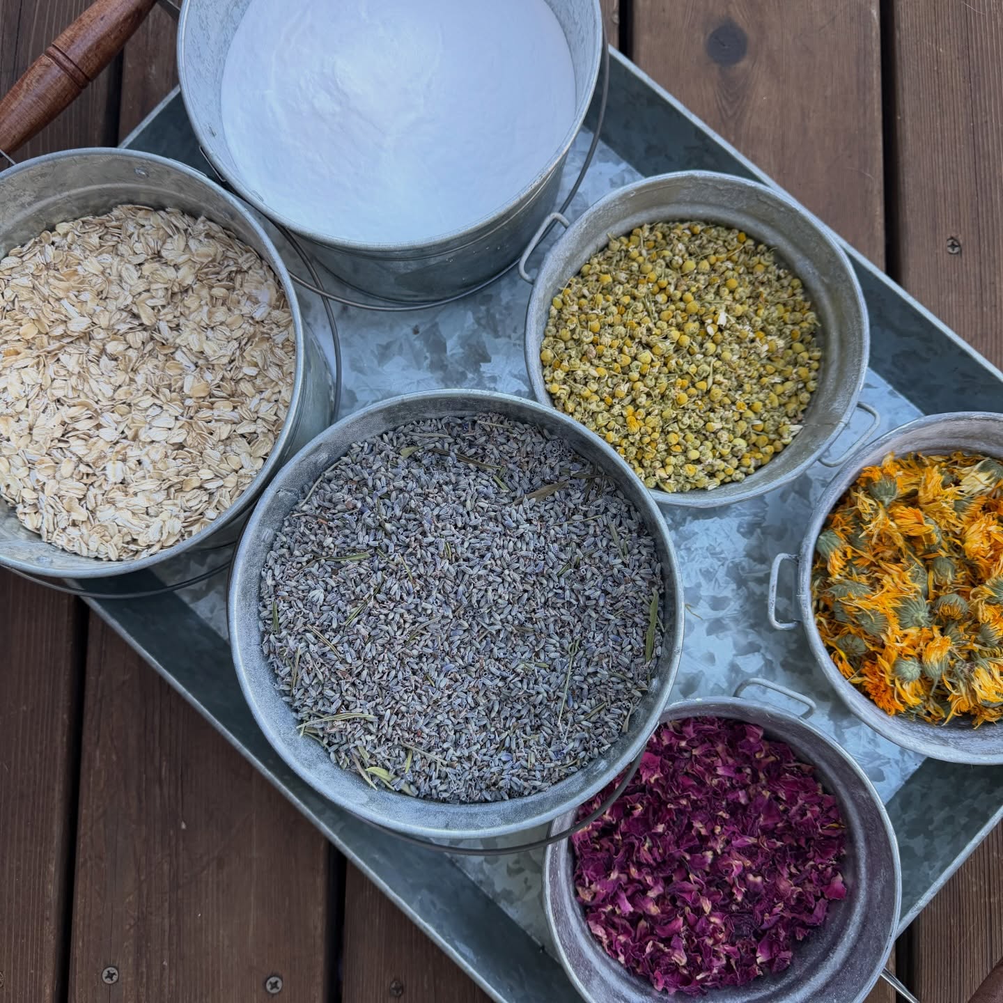 I am giving a “Natural Beauty from the Garden” talk today to a local garden club and we are also going to make some botanical bath soaks which also double as a scrub sack in the shower. So easy simply fill a cotton bag or tie up in a piece of cloth your favorite herbs, oatmeal and baking soda. We are going to use calendula, lavender, chamomile and rose. #diybathsoak