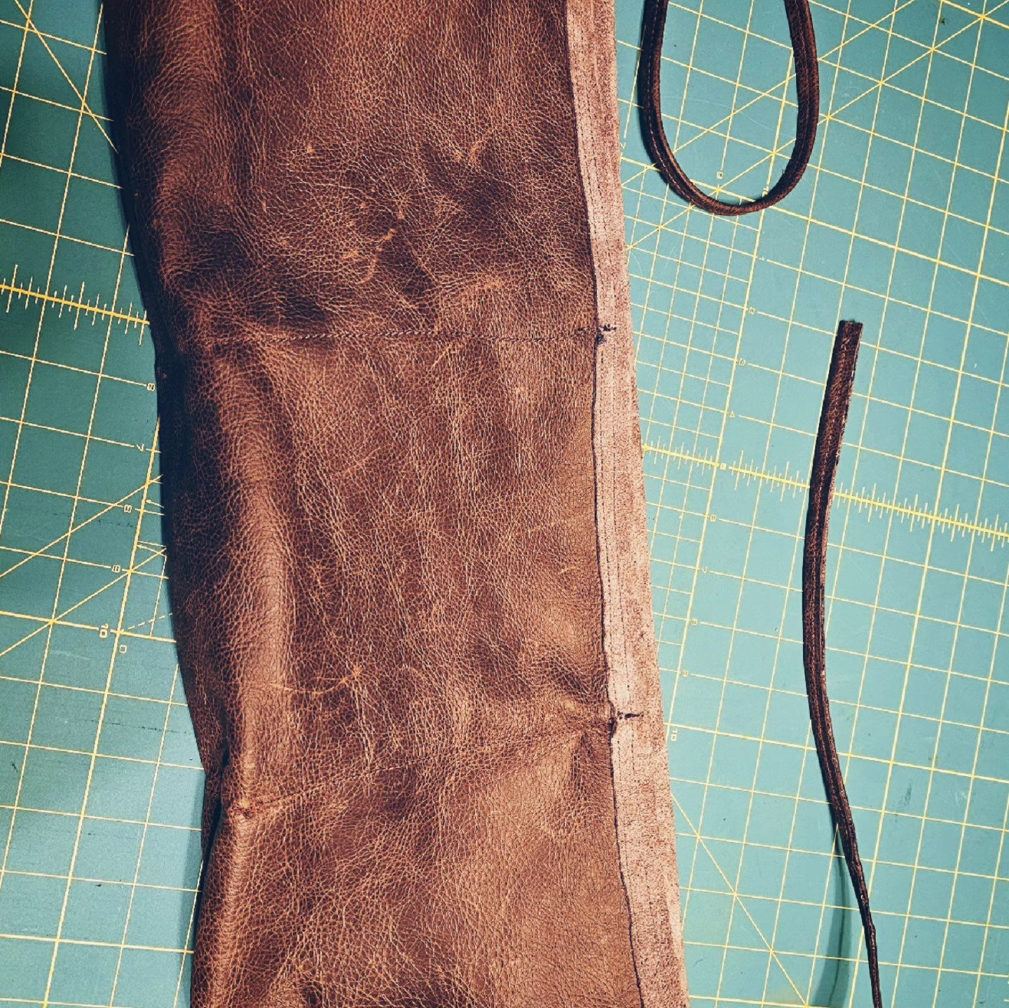 Half Apron
#customleathersplus #leatherwork #leatherapron