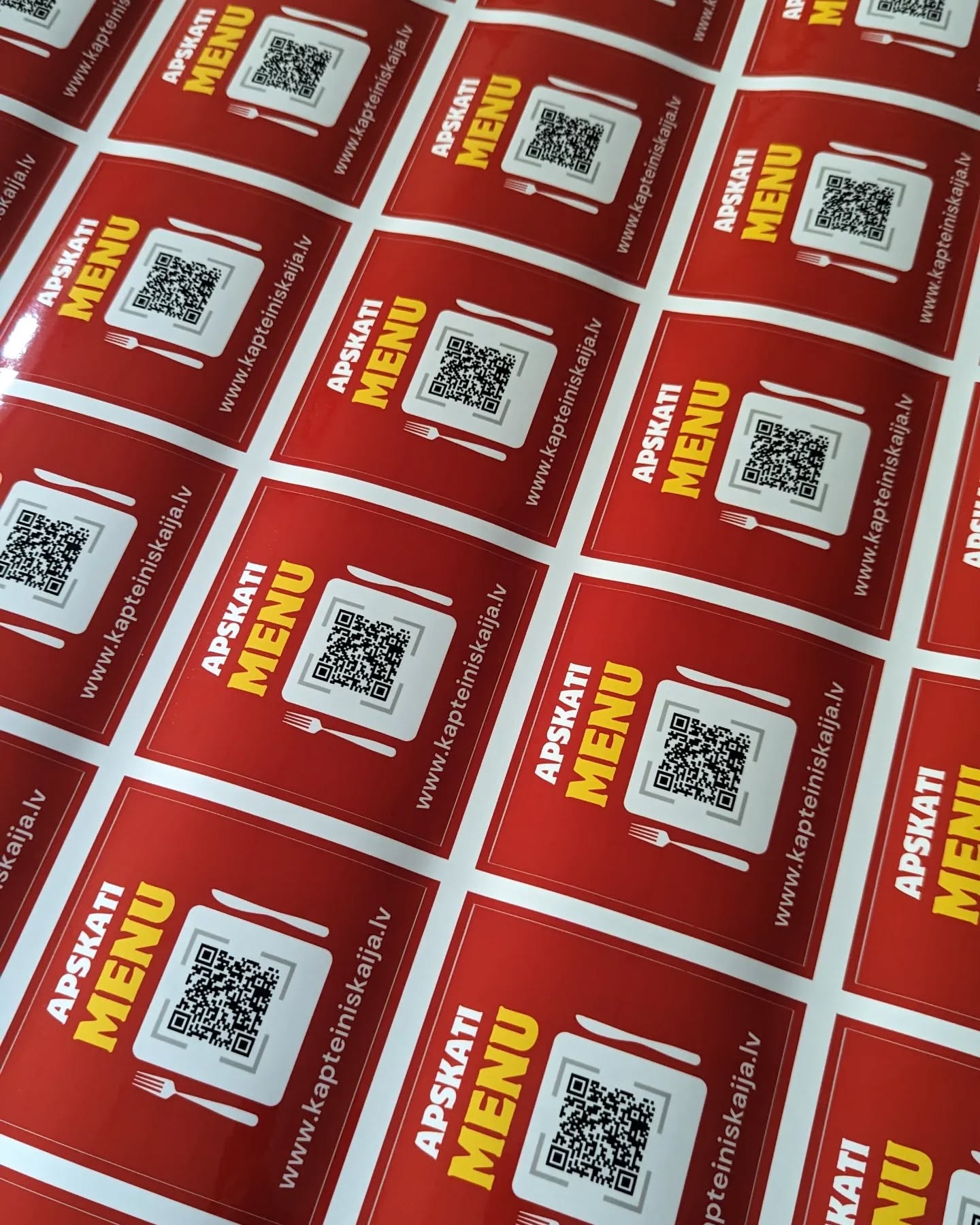 Izgatavosim kvalitatīvas uzlīmes maziem vai lieliem uzņēmumiem ✨
Pasūti šeit vai rakstot uz: info@stickerspot.eu
#stickerspot #uzlīmes #uzlimesbiznesam #uzlīmesrīgā #uzlīmjudruka #druka