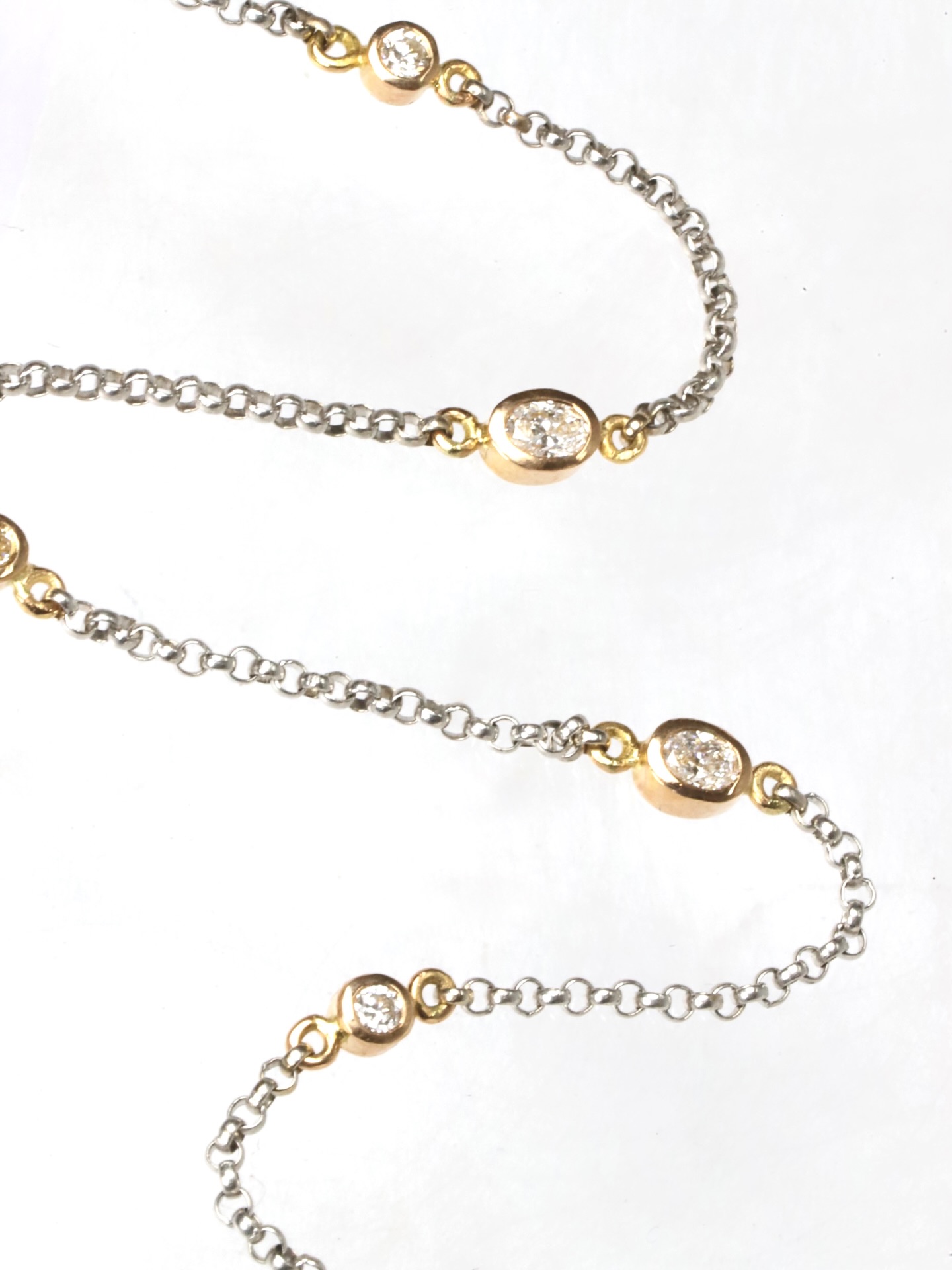 ✨There is a quiet sophistication in the meeting of rose gold and white gold, soft warmth intertwined with luminous light.
Our Diamond Lace Bracelet is meticulously crafted in 18ct gold, set with five carefully selected diamonds totalling 0.32ct. Each element is designed to echo the delicacy of fine lace, resting effortlessly against the skin with a sense of understated luxury.
#vujewellers #finejewelry #diamondjewelry #weddingjewelery #queenstown