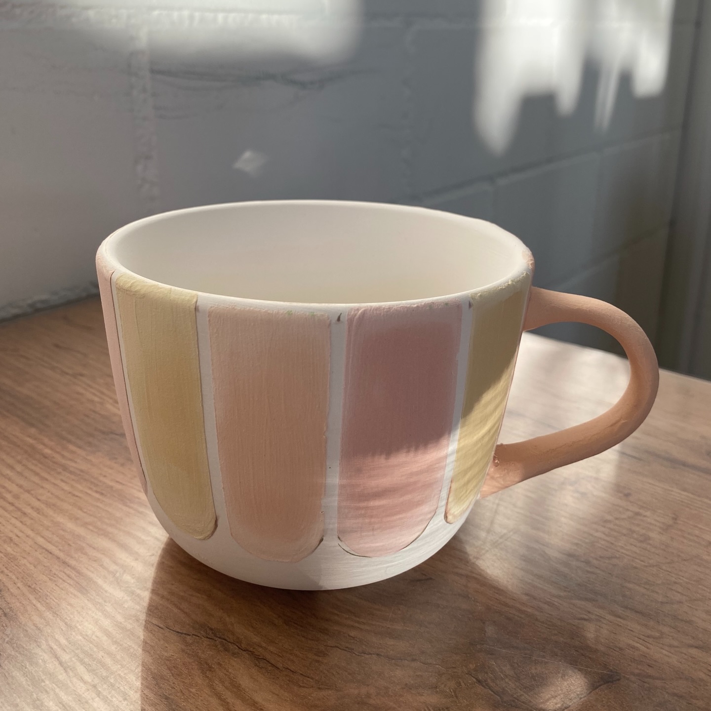 Achtung: Diese Tasse gibt’s so kein zweites Mal💖☕️🌷
…weil DU sie designst 😏✨
Im werK2go kannst du deiner Kreativität freien Lauf lassen – und mit Abklebebändern ganz easy richtig coole, moderne Designs zaubern: Streifen, Shapes, Color-Blocking? Yes please!
Keine Ahnung von Malen? Perfekt.
Hier geht’s ums Ausprobieren, Abschalten und Spaß haben 💛
🌷Frühlingsfarben, die gute Laune machen
🎨 Einfach umsetzbare Techniken (wir zeigen dir alles!)
☕ Deine neue Lieblingstasse wartet
Also… wann kommst du pinseln?
Wir freuen uns auf dich!
👉 Plätze sind limitiert – schnapp dir deinen Spot!
#wer2go #keramikbemalenzürich #keramikmalenzürich