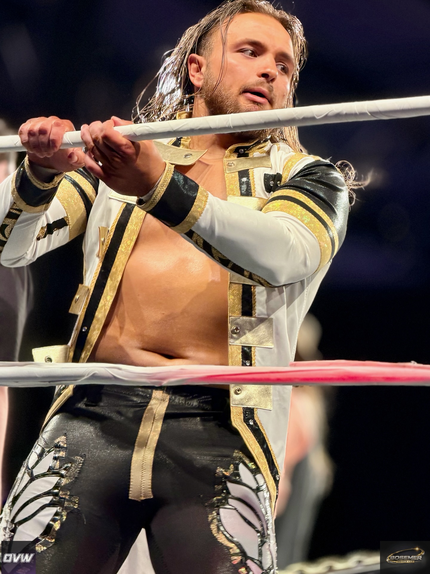 Had fun w/ my daughter for both of ours first time at Davis Arena to see @ovwwrestling . Tonight was apart of their fan appreciation night.
@wwe hall of famer & wrestling legend road dogg Jessie James of the New Age Outlaws & DeGenerationX was in the building also.
#wrestling #wrestlers #ovwwrestling