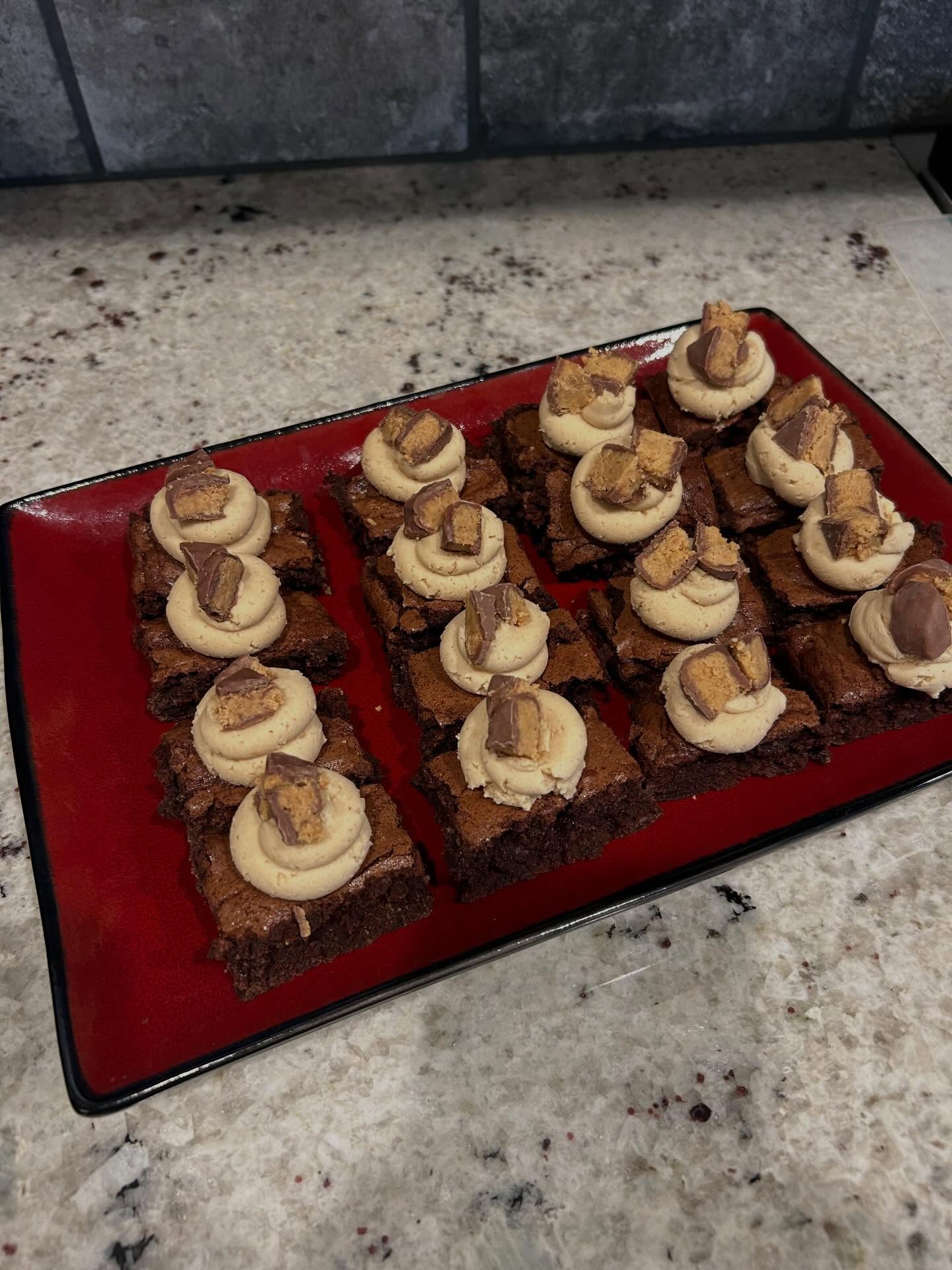 If loving peanut butter cup brownies is wrongâŚ.i donât want to be right đŤ đĽ
Fudge, rich brownies topped with peanut butter frosting because self control is so overrated đââď¸
These are the kind of treats you hide in the back of the fridge and pretend they are already gone đ
Who are you sharing these withâŚ.or are we not sharing??? đ
#brownie #brownielovers #peanutbutter #peanutbutterlovers #browniegoals