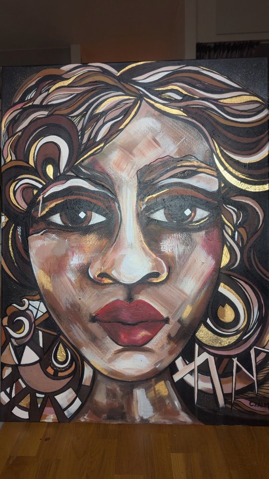 För 13 års sedan köpte jag min första canvas och några akrylfärger.
Jag ville testa att måla en stor tavla att sätta upp hemma.
När tavlan var färdig åkte den istället raka vägen ner i förrådet och där har hon legat fram tills idag.
"Theresia"
Akryl Tusch Bladguld Bläck
70x100 cm
www.studioaid.se
.
.
.
.
.
.
.
.
.
#tavla #konst #konstnär #självutveckling #konstnärligresa #expressionart #starkpersonlighet #självsäker #dansterapi #konstterapi #inredare #workshops #tavlatillsalu #extraallt #maximalism #jordnärakonst #kvinnokonst #feminism