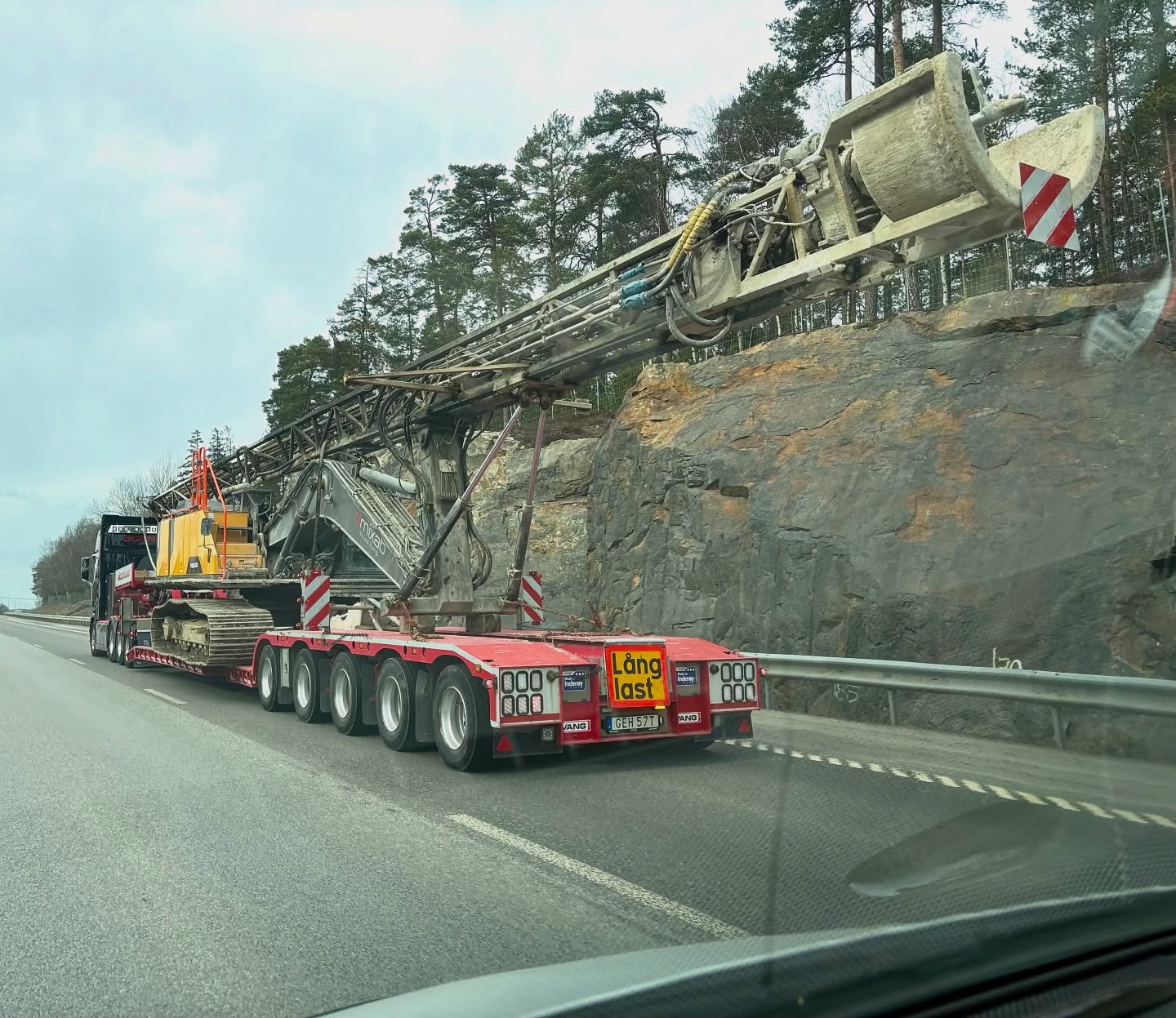 Ett stycke Grundläggningsmaskin påväg från Järna till Mariestad 🤠
Tack för uppdraget #dennisfickstransport 😎💪
#bäckstrandstrailer #maskintransport