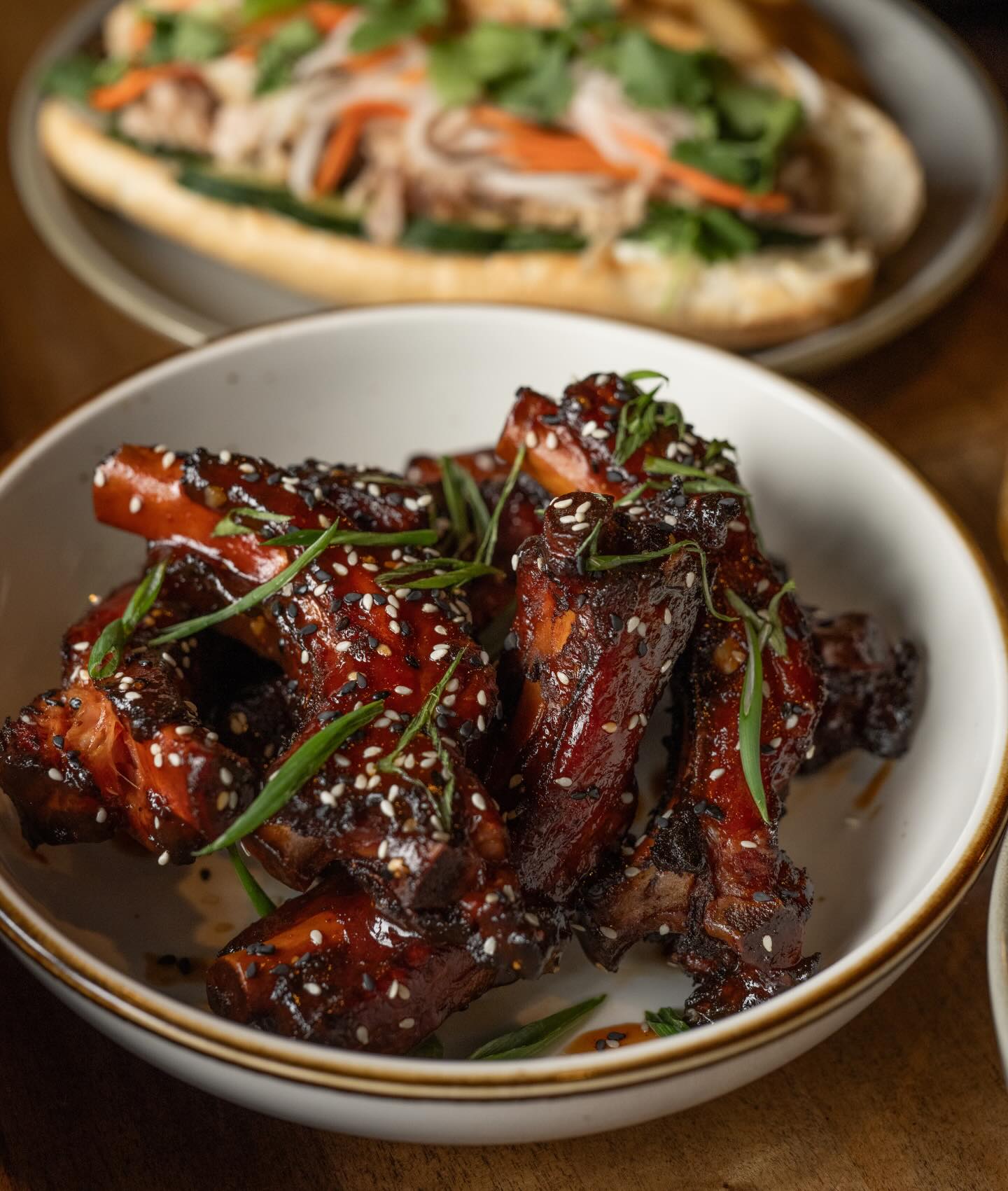 March Madness is here and so are our new Gochujang Ribs!
We are so excited to watch the games with you that we decided to open our doors early Thursday and Friday this week! March 19th and 20th open at 9am.
#seattleeats #seattlefoodie #seattlebar #seattlerestaurants #magnoliaseattle
