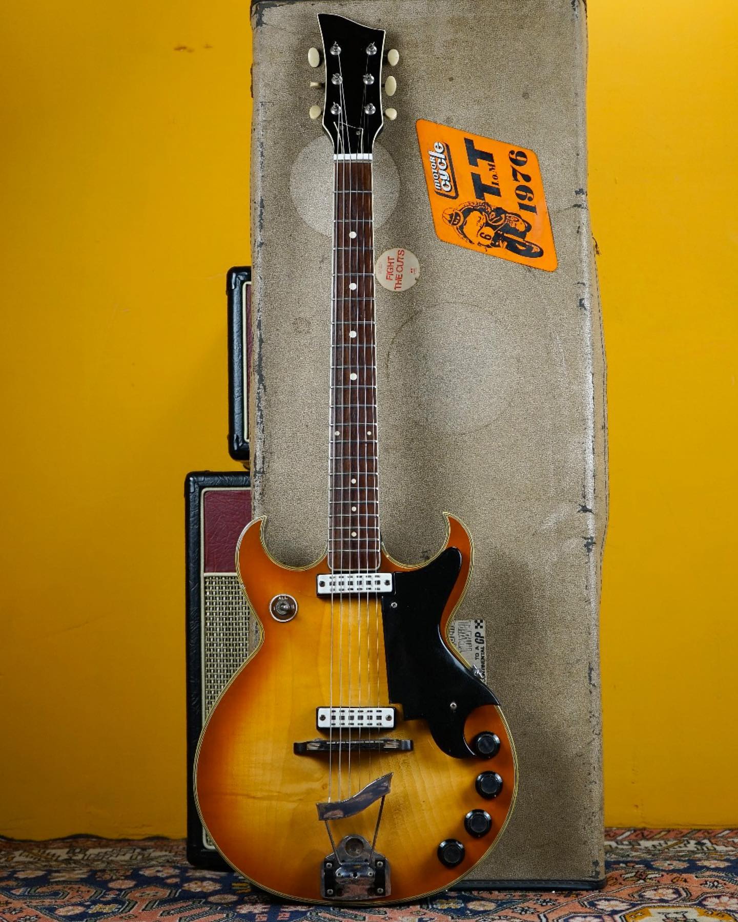 1960s Italian-made Eko Florentine.
With original, well-travelled case.