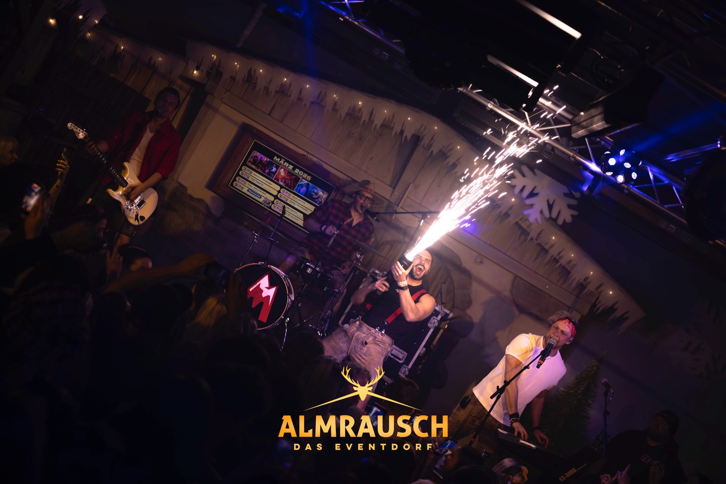 Volles Haus. Vollgas. Voller Wahnsinn. 🔥
Die Mountain Crew hat letzten Samstag das Almrausch komplett abgerissen – ausverkauft bis auf den letzten Platz und eine Stimmung, die ihresgleichen sucht. 🚀
Ihr habt getanzt, gefeiert, mitgesungen und die Nacht zu einer echten Rekordparty gemacht. Genau dafür lieben wir euch. ❤️
Wer dabei war, weiß: Das war kein normaler Abend – das war Almrausch auf Vollgas!
#Almrausch #MountainCrew #Ausverkauft #Eventdorf