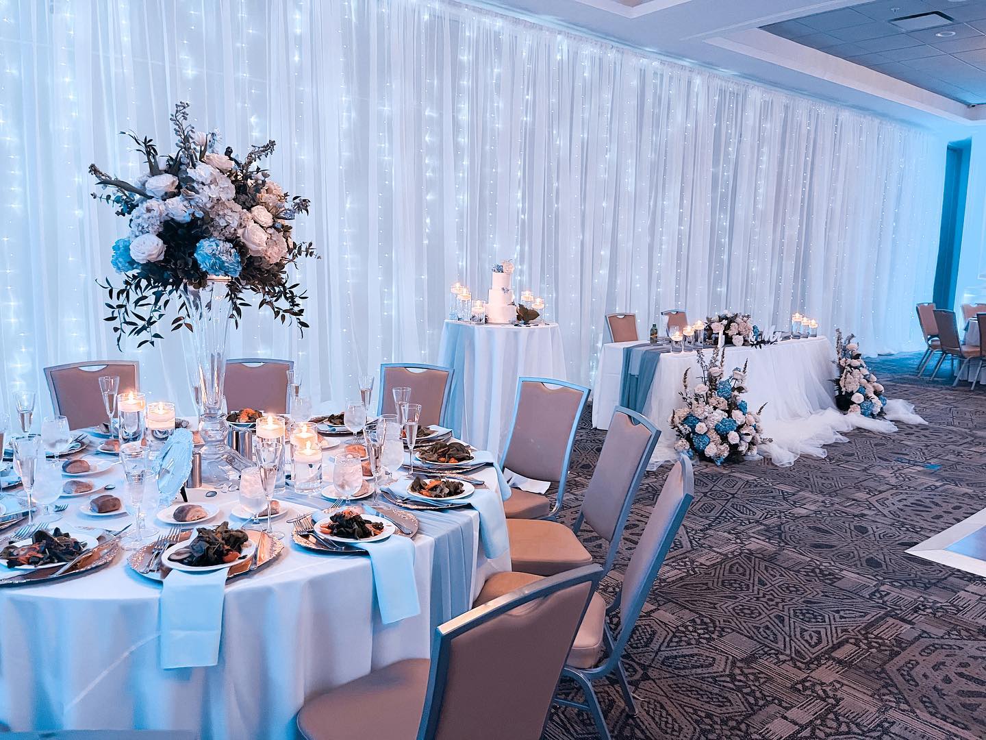 this is giving us all the Cinderella feels 👑💍
Inquire about hosting your special day with us (518)226-0049
.
.
.
#ballroomwedding #saratogasprings #saratogawedding
#discoversaratogaweddings