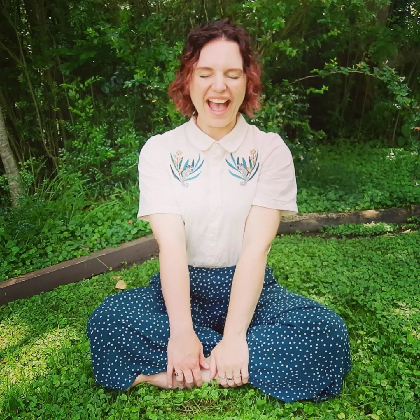 My face when I get to play at @burnetts_on_barney and @the_quarrycafe
Saturday 21st March
Fingers crossed for no rain pretty please.
My first gig since coming back from my holiday in Japan.
Not a bad way to ease back into it with the garden surrounds and gorgeous cliff face at Burnetts.
I'll take it!
Xoxo