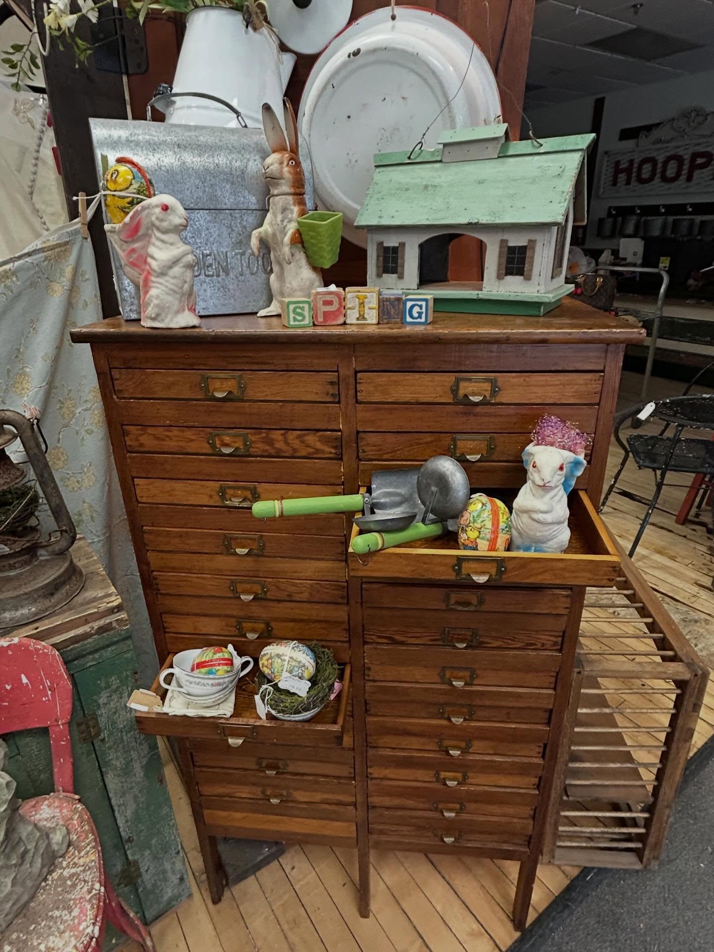 Bring a touch of spring into your house with this one-of-a-kind vintage apothecary chest from Hoopla Junk. Nestled in Red Wing, just an hour from Minneapolis in Rochester,each drawer holds a story. Come explore this unique piece and more – your next spring treasure awaits! #minnesotavintage #RedWingMN #minneapolisstyle #rochesterMN #daytripideas