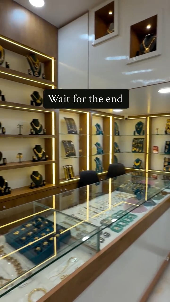 Small space. Grand sparkle. Where every inch holds elegance!
Design: @sgdesign.arch
Client: Nakshatra jewellary shop
Location: Manish nagar, besa road